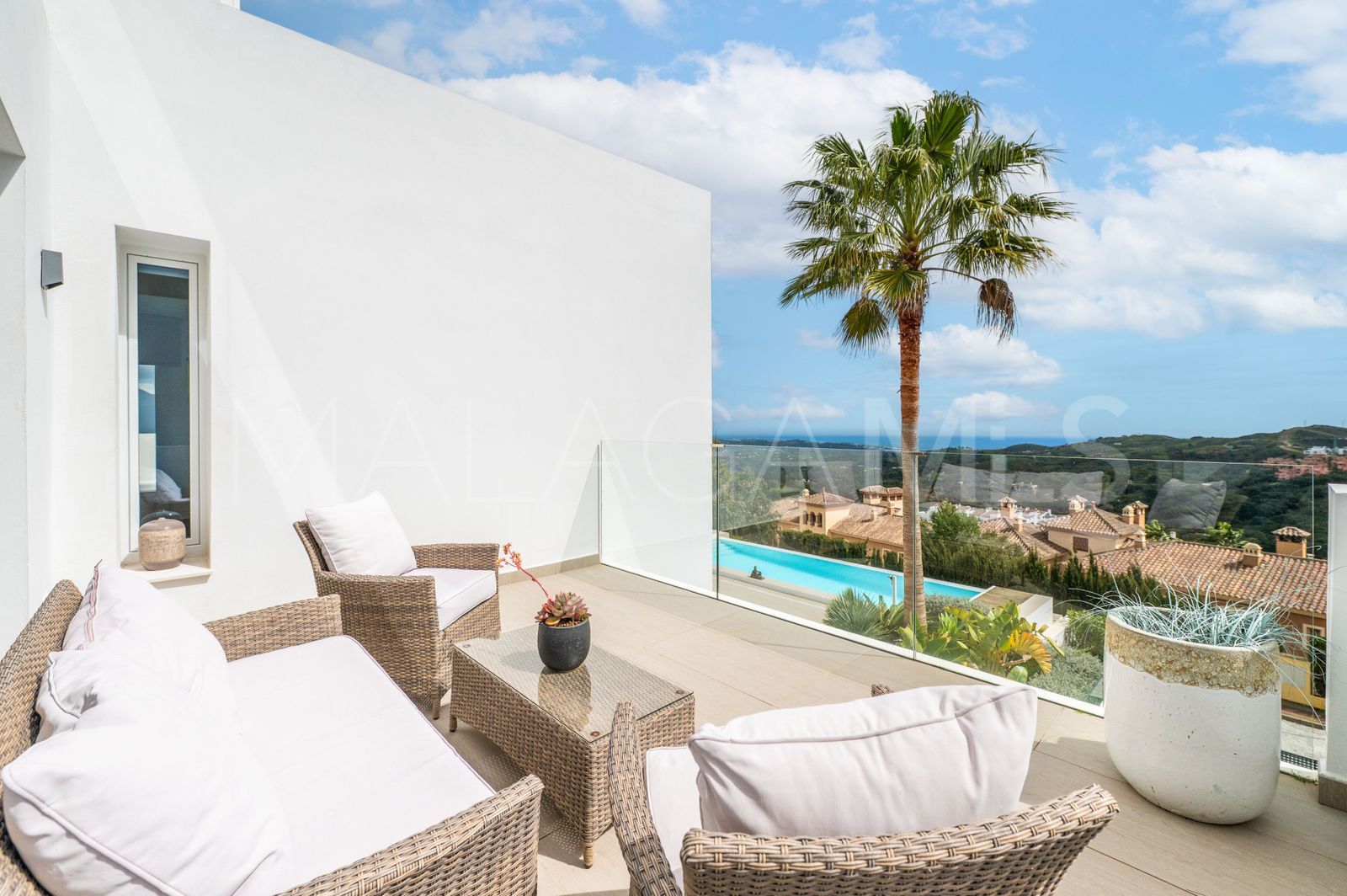 Buy La Mairena villa with 5 bedrooms