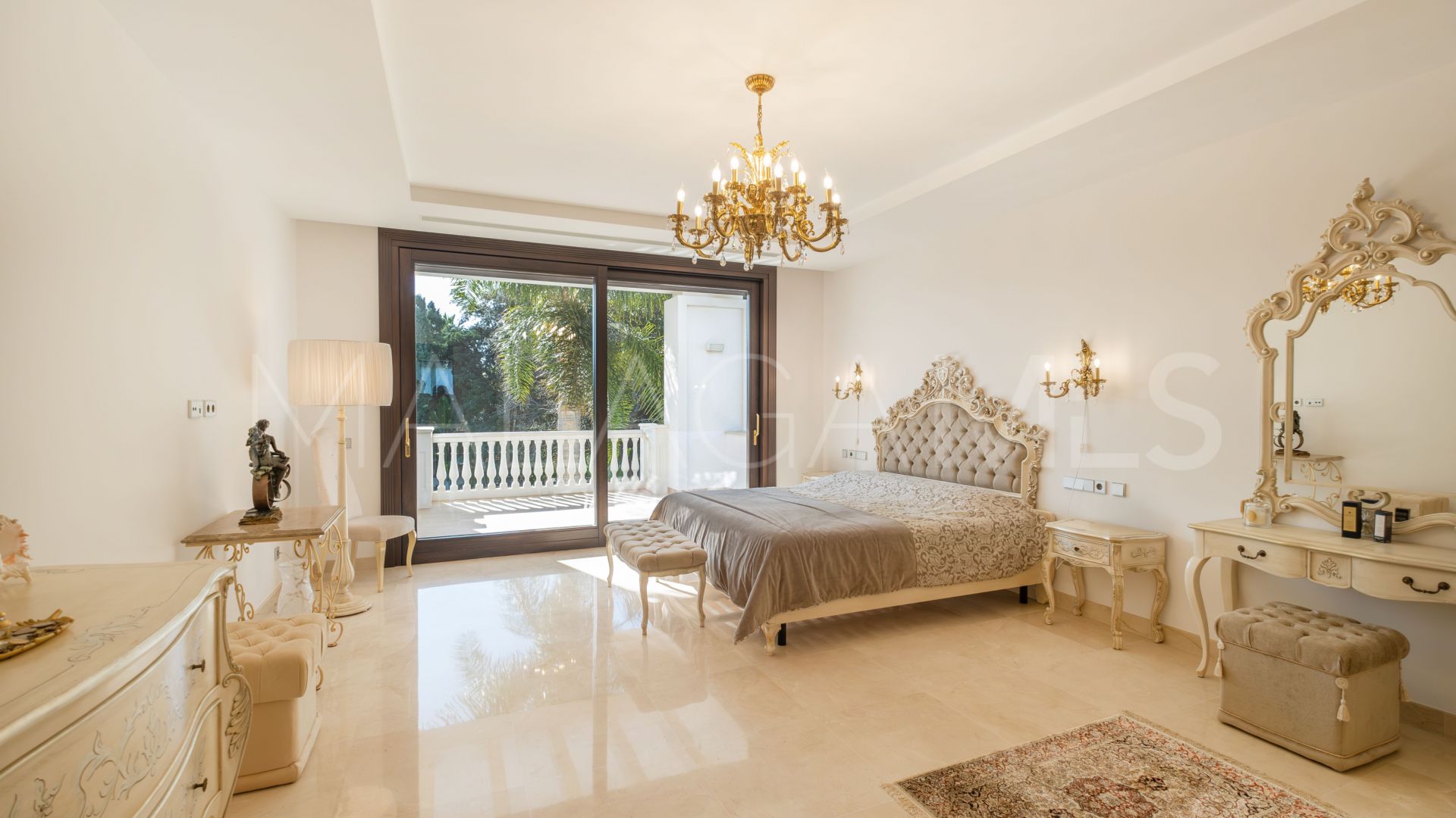 Villa for sale in Casasola