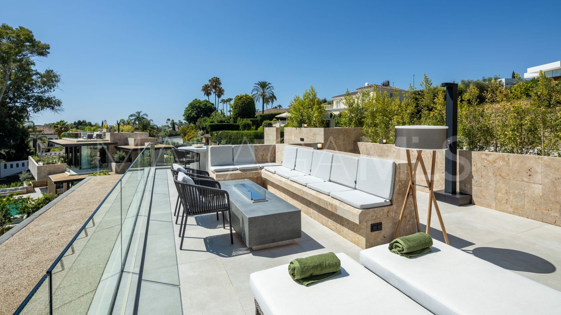 Villa for sale in Nueva Andalucia