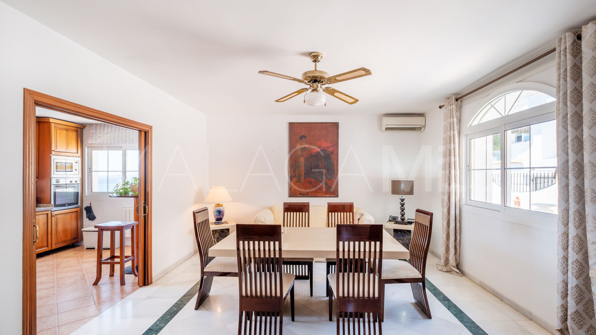 Villa for sale in Benalmadena