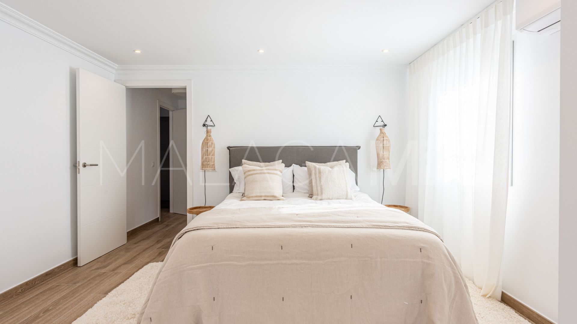 Villa for sale in Nueva Andalucia