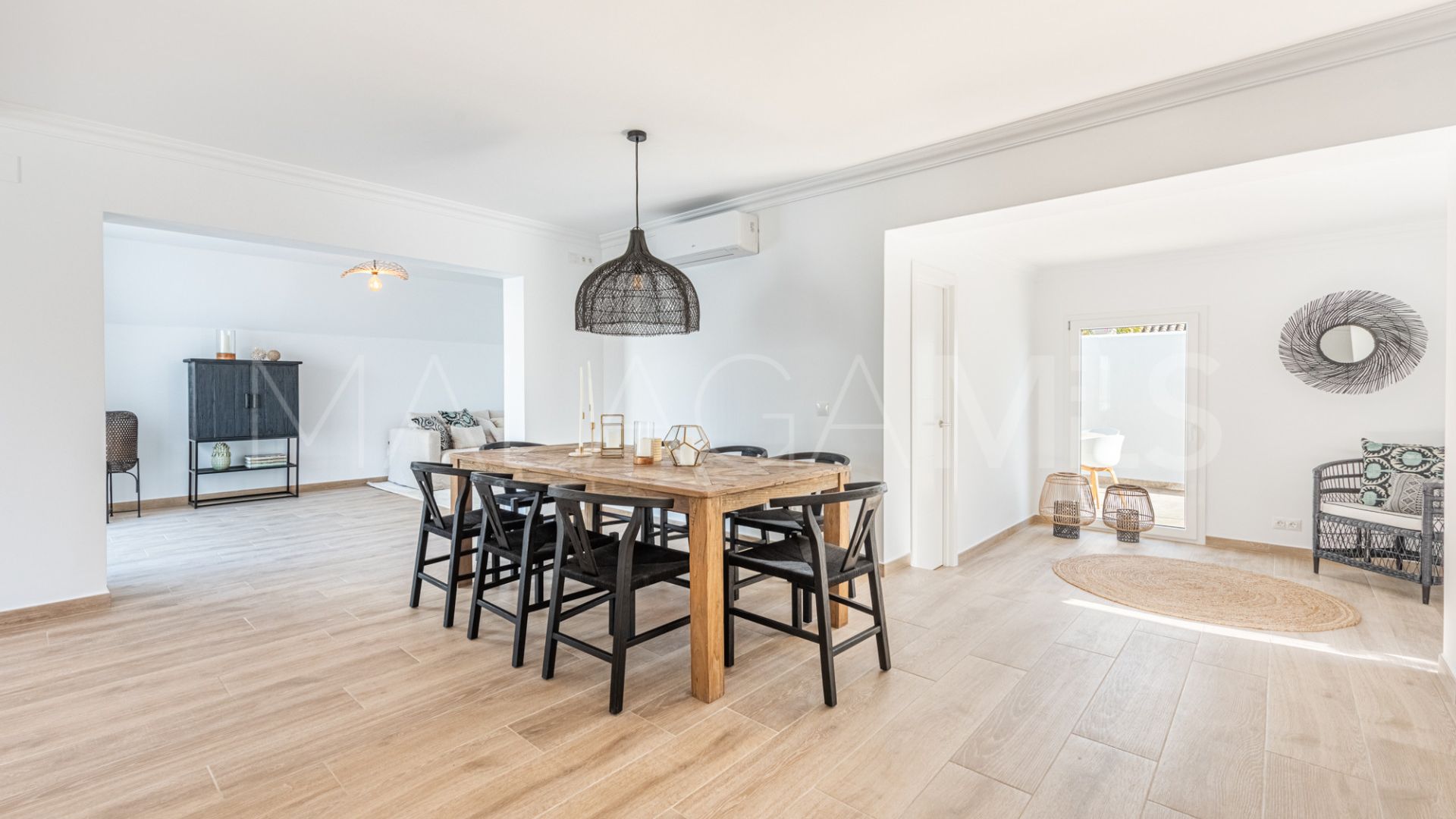 Villa for sale in Nueva Andalucia