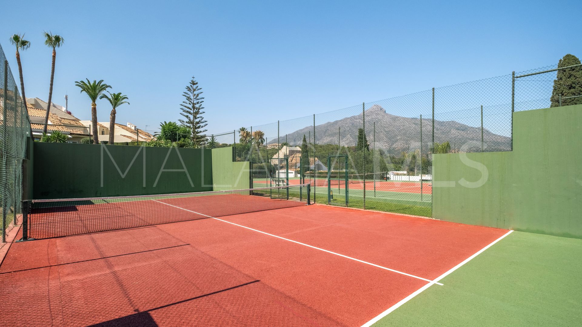 Radhus for sale in Altos de Aloha