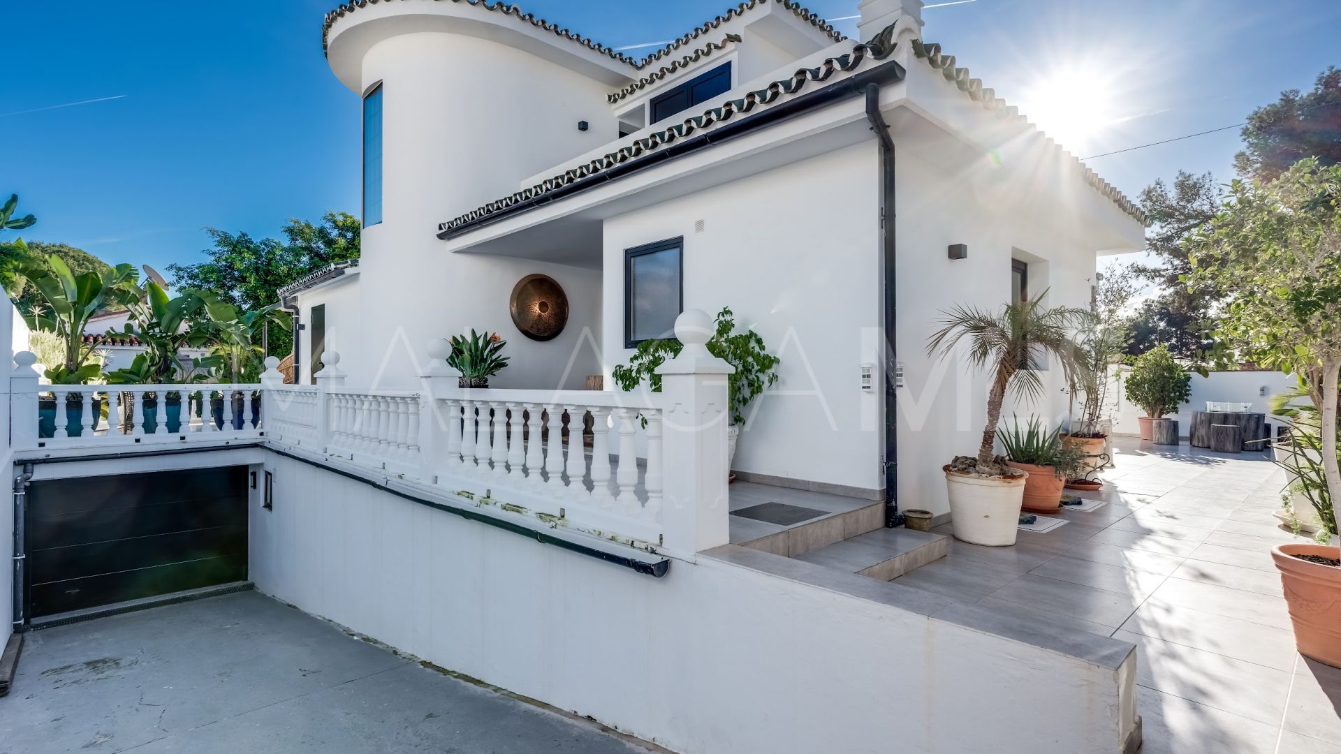Villa for sale in Nueva Andalucia