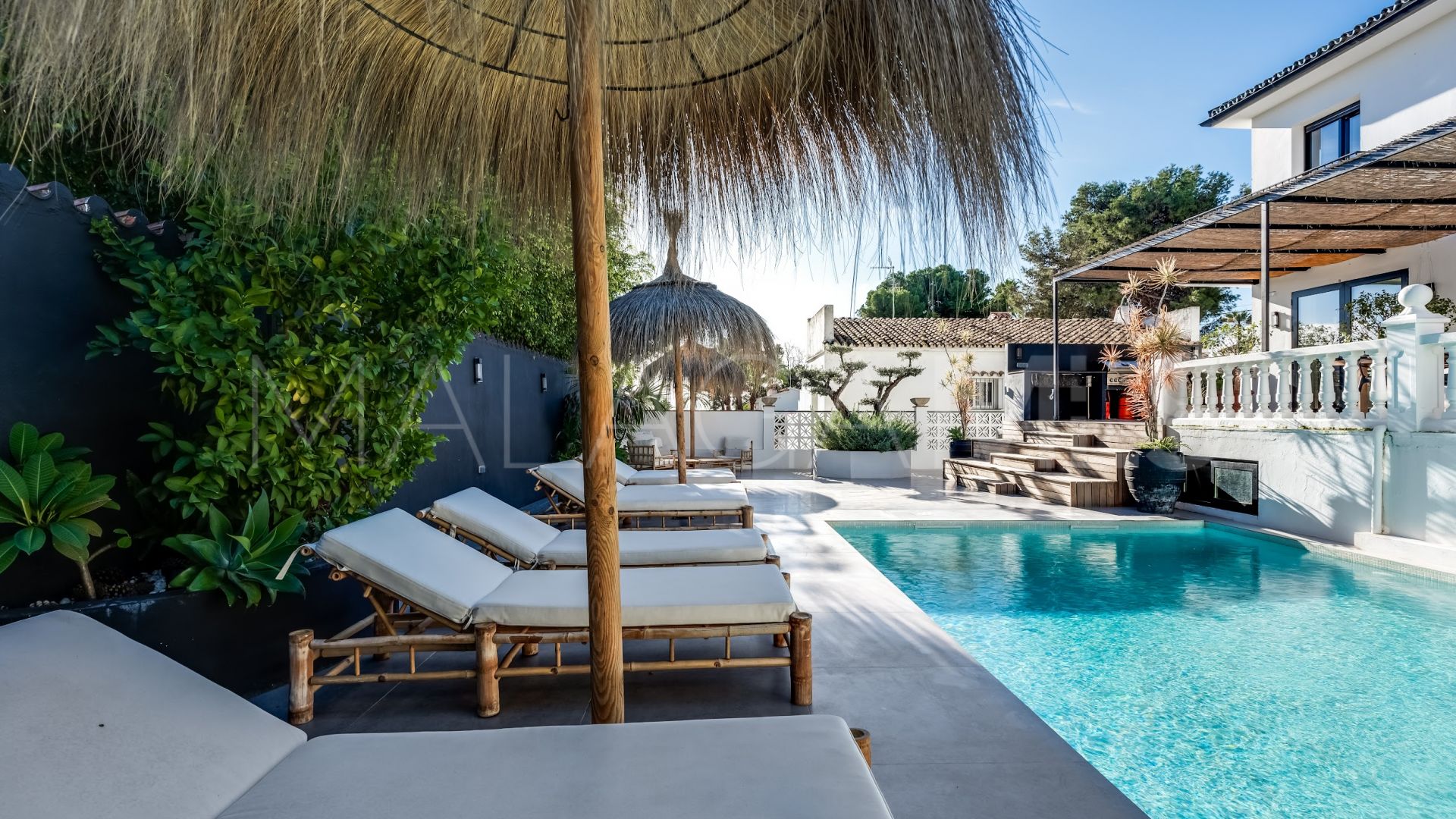 Villa for sale in Nueva Andalucia