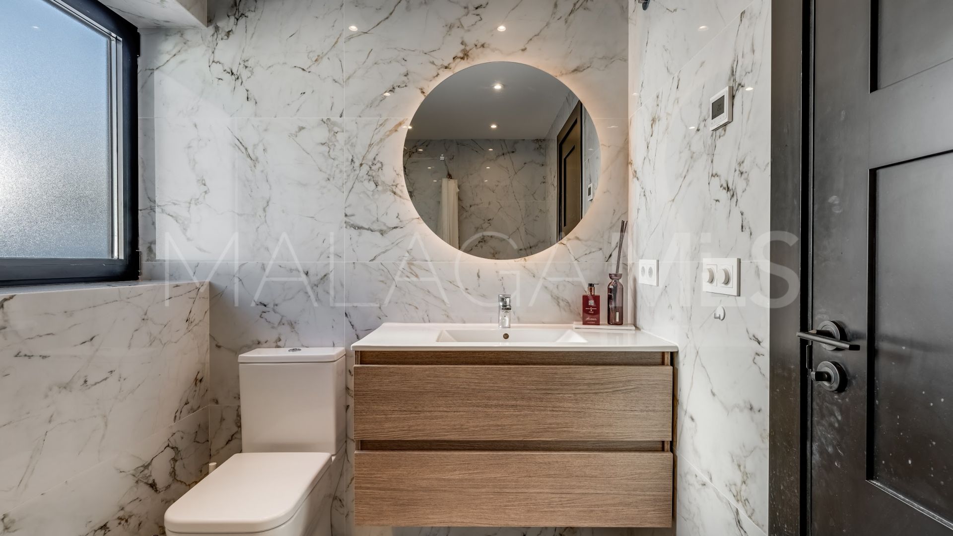 Villa for sale in Nueva Andalucia