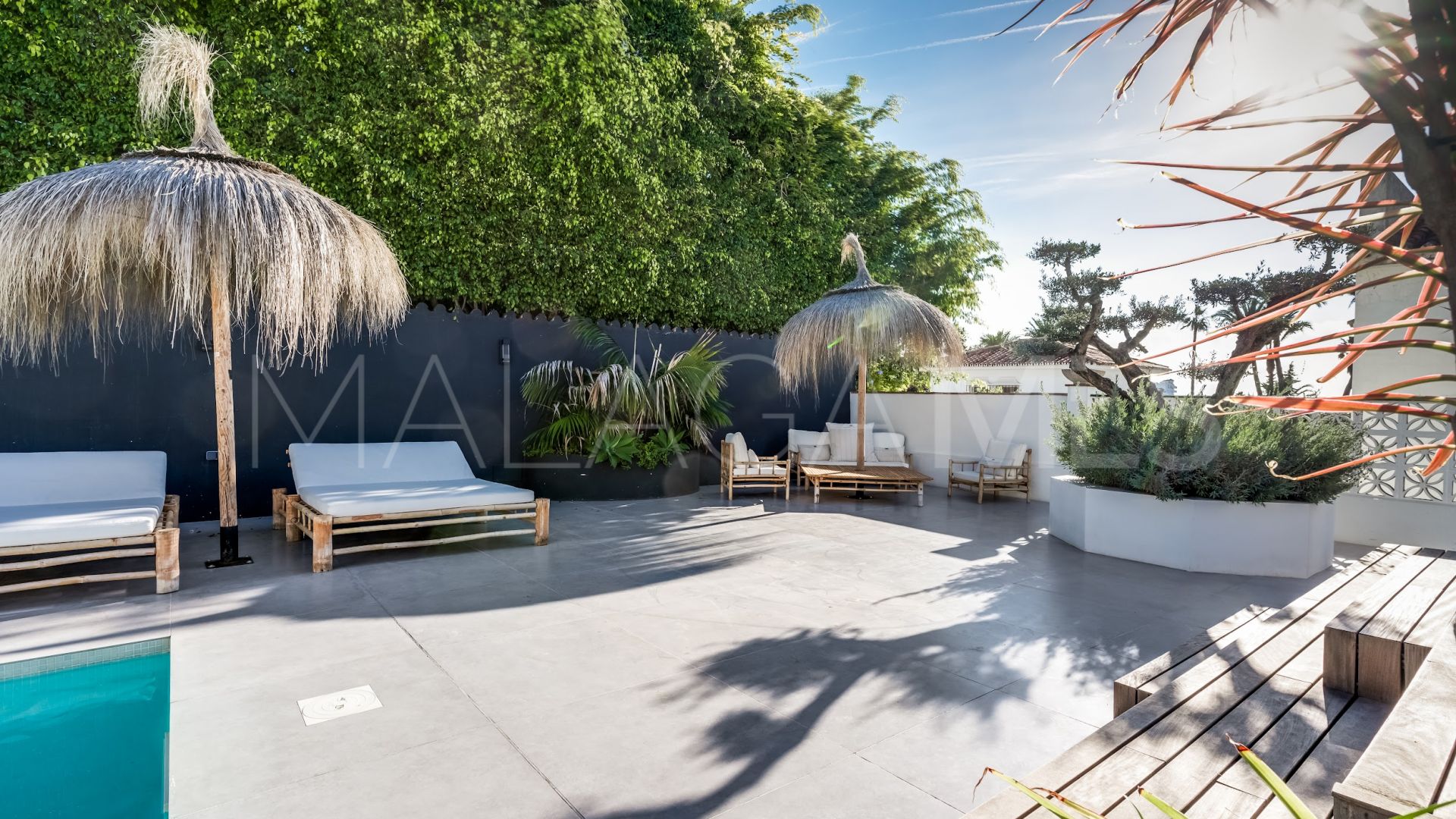 Villa for sale in Nueva Andalucia