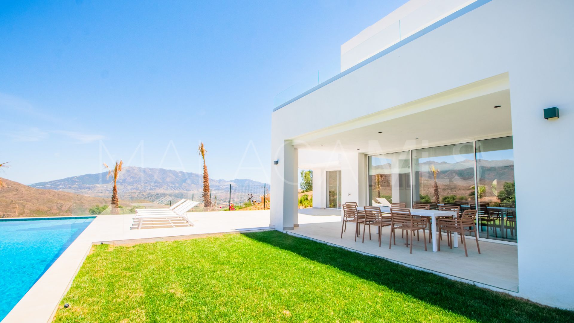 3 bedrooms villa in La Mairena for sale