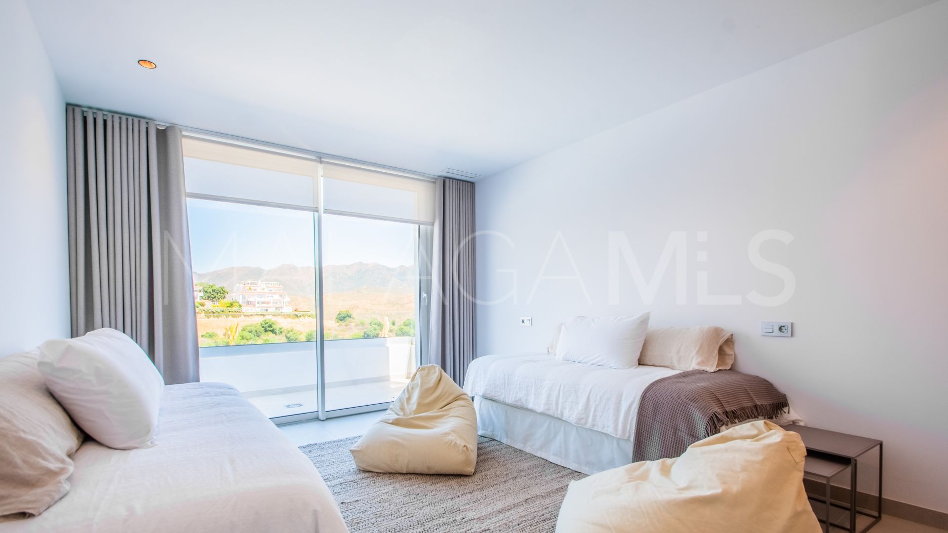3 bedrooms villa in La Mairena for sale