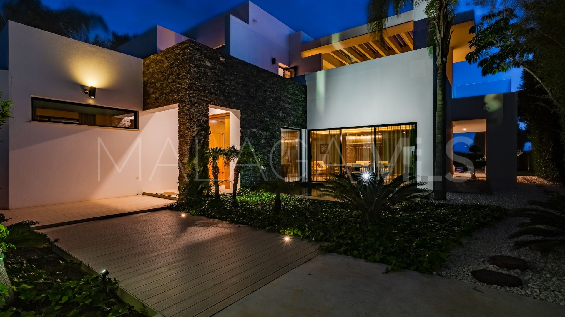 Villa for sale in Las Lomas del Marbella Club