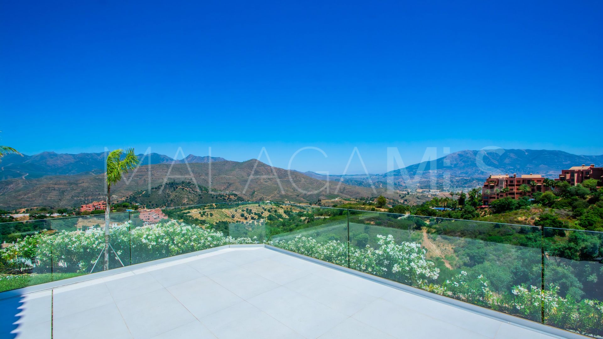 Villa for sale in La Mairena