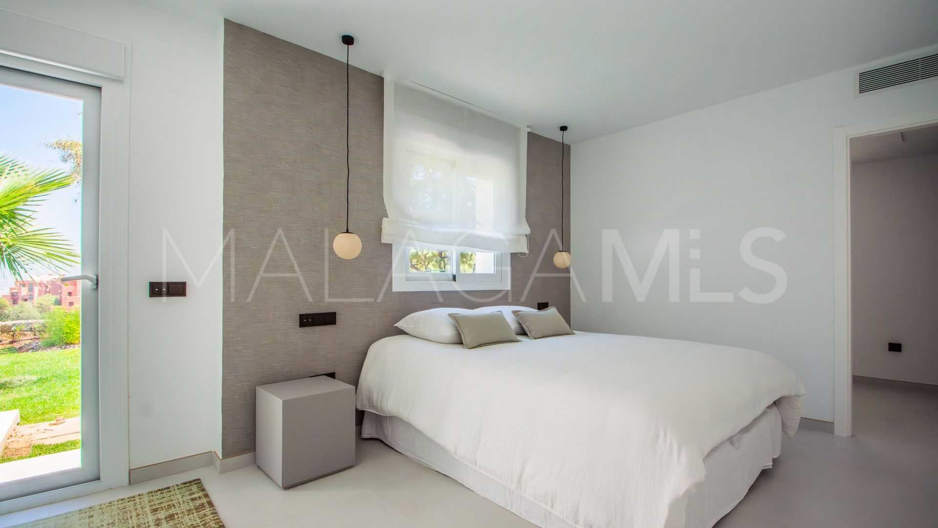Villa for sale in La Mairena