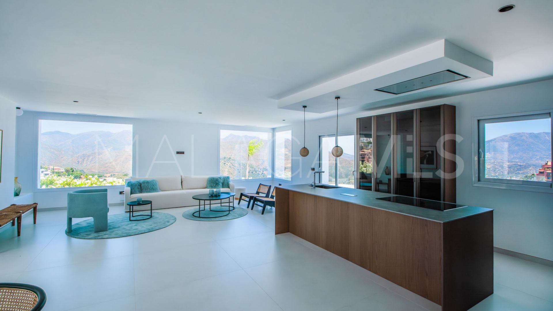 Villa for sale in La Mairena
