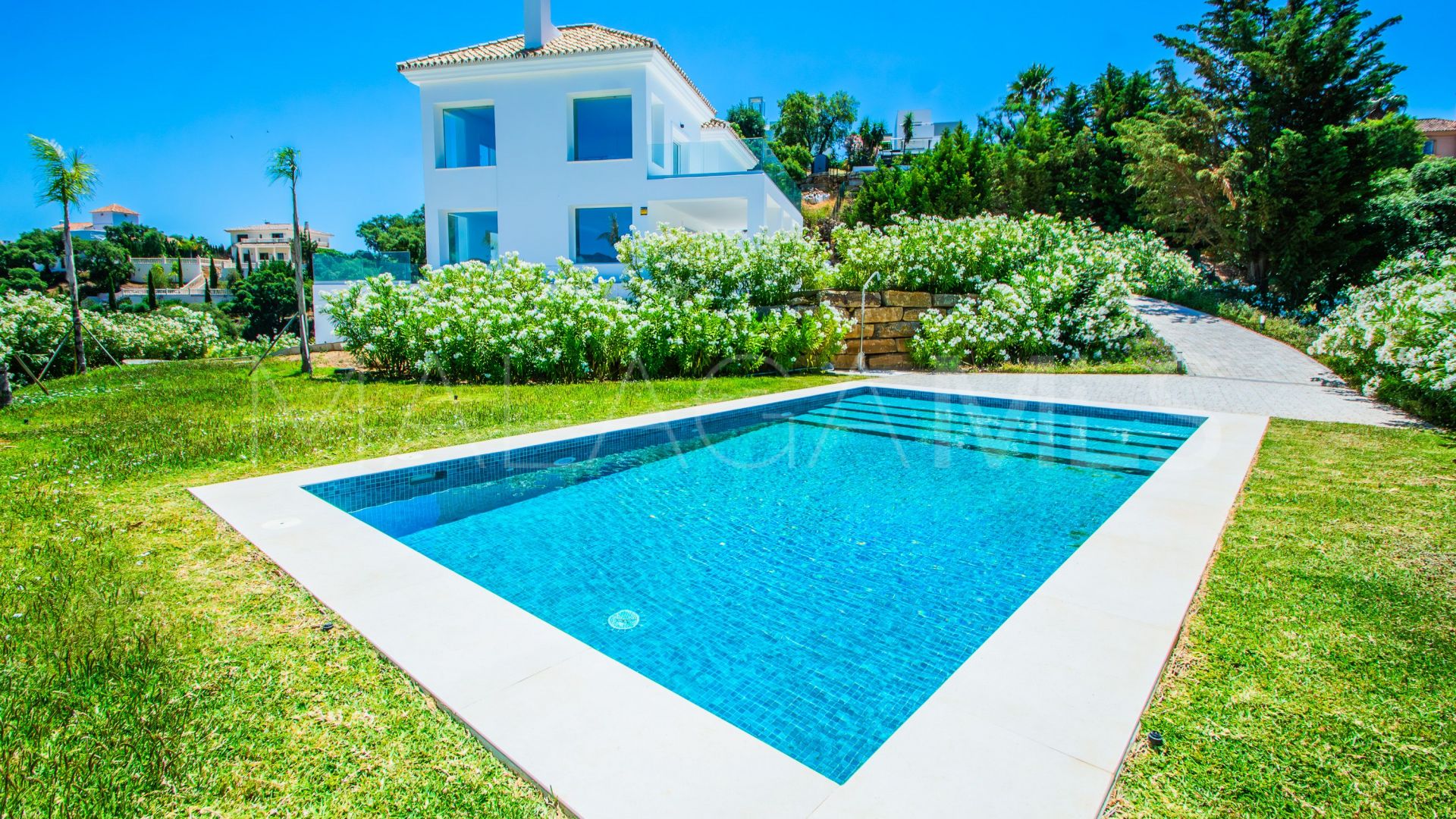 Villa for sale in La Mairena