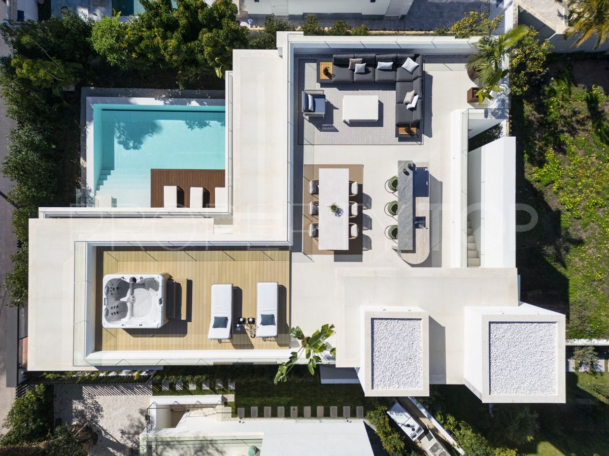 For sale villa in Cortijo Blanco with 5 bedrooms