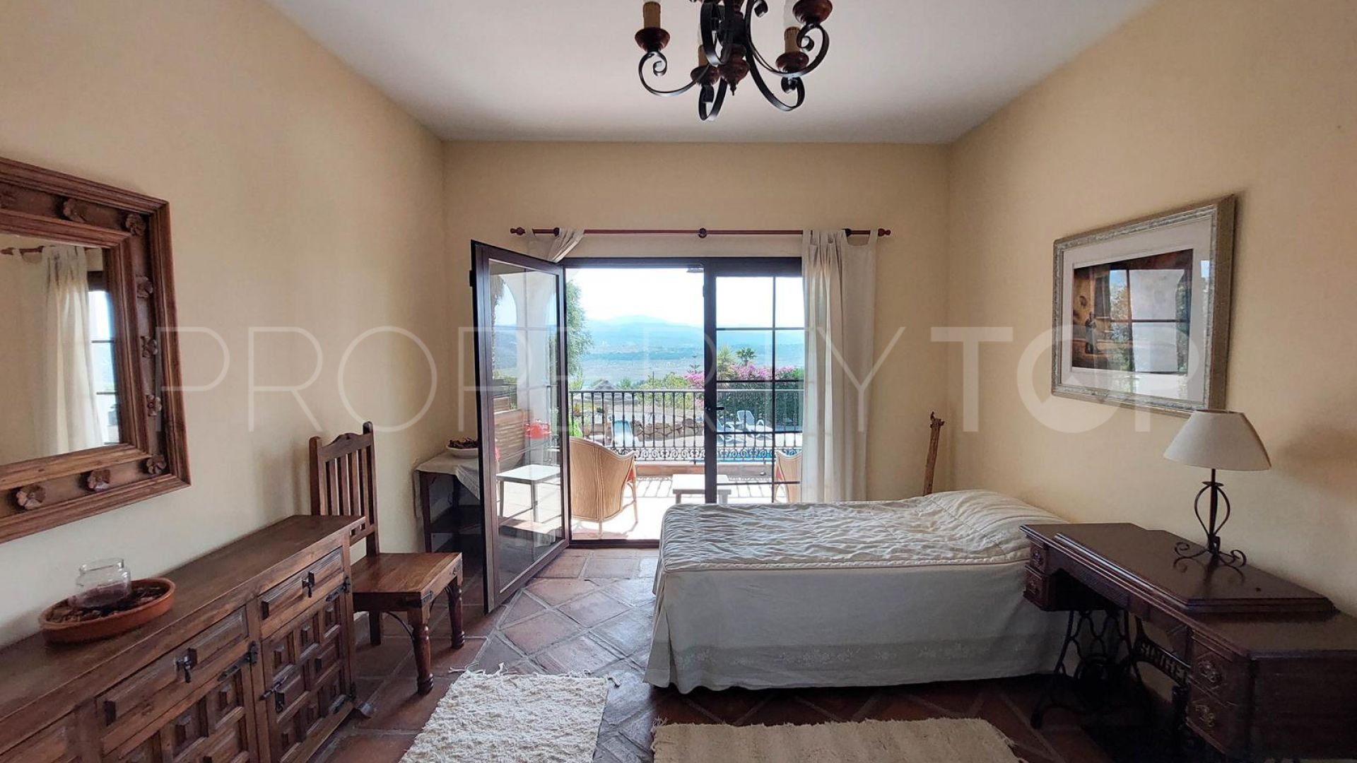 Cortijo with 4 bedrooms for sale in Viñuela