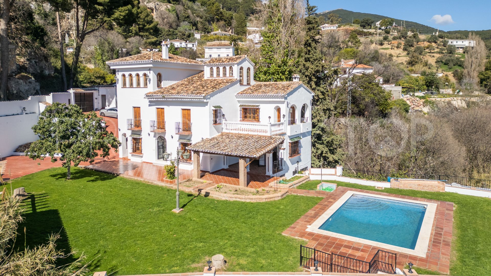 For sale villa with 9 bedrooms in Casarabonela