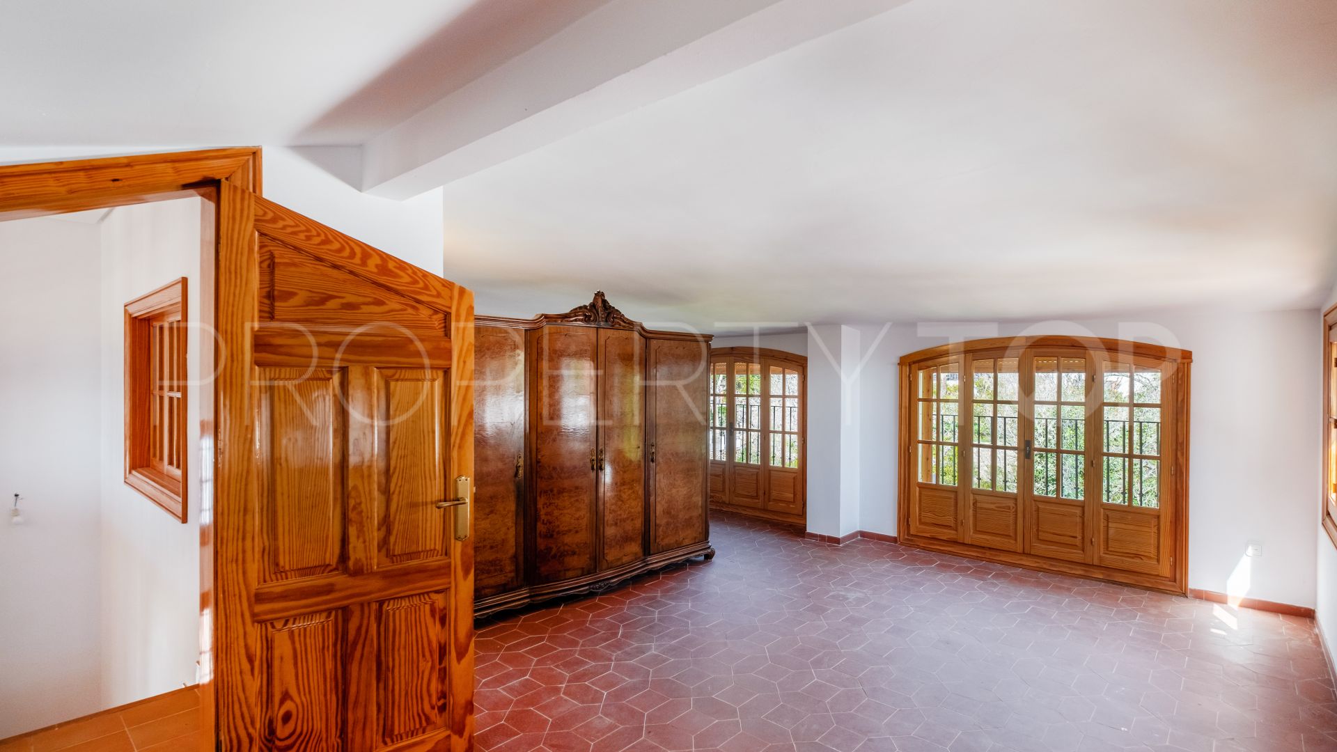 Casarabonela, villa de 9 dormitorios en venta