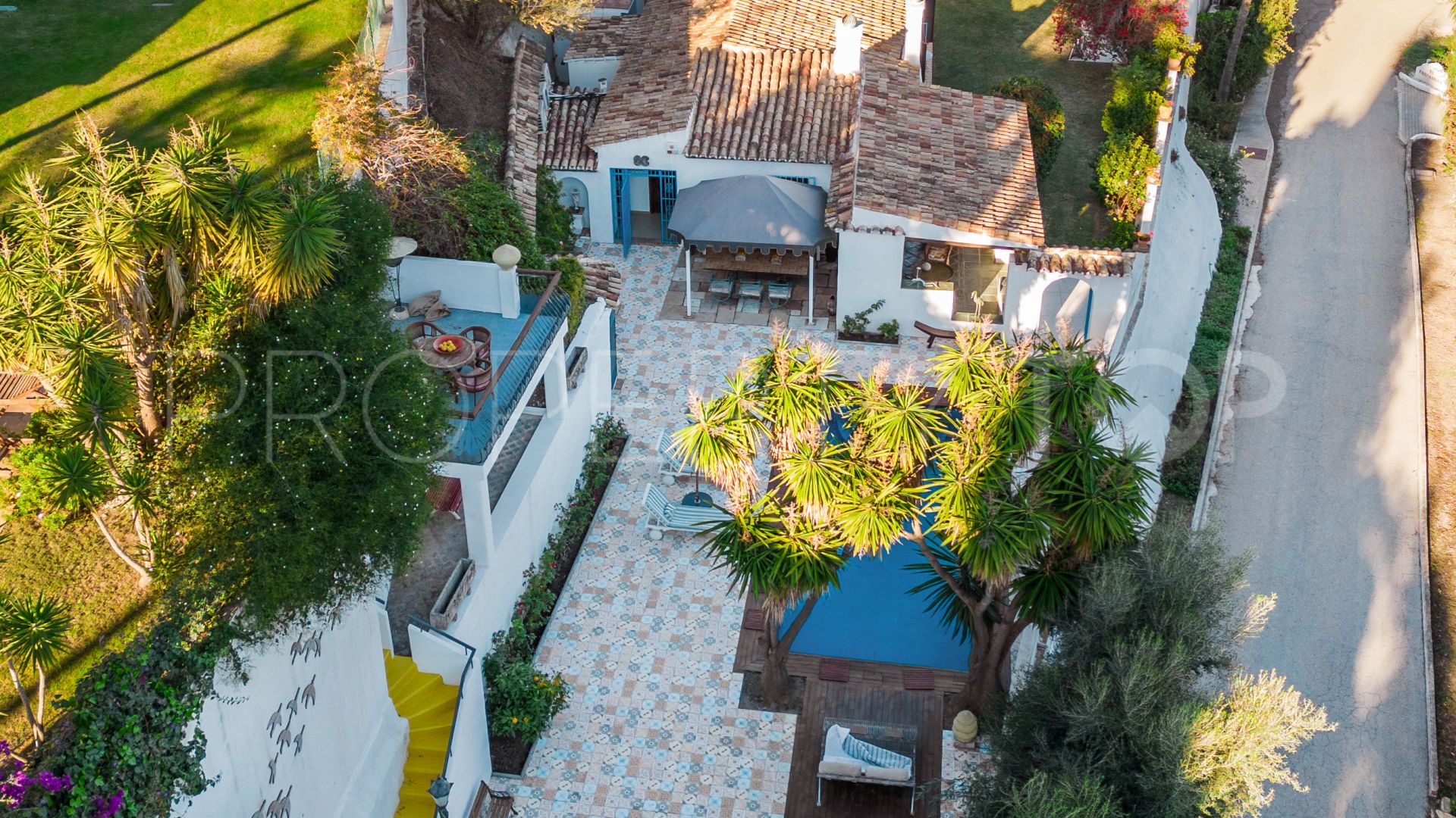 Villa de 5 dormitorios en venta en Benahavis