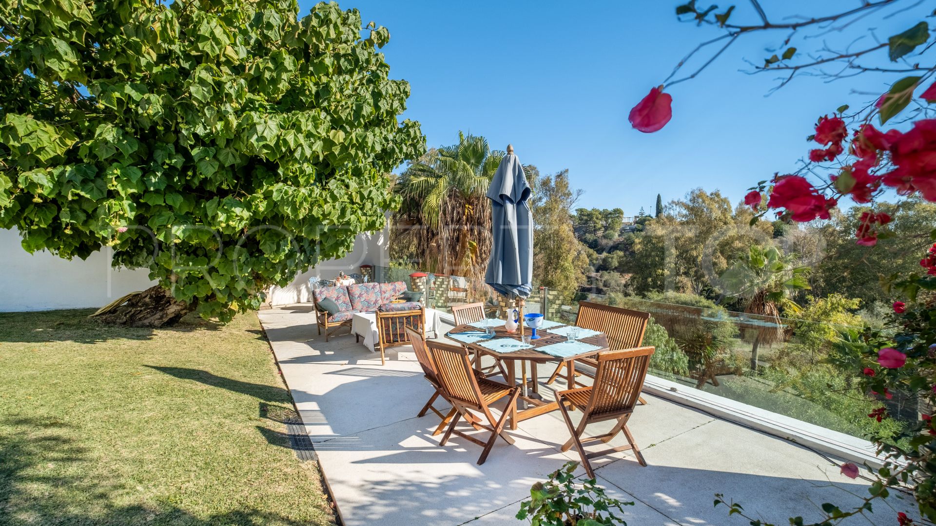 Villa de 5 dormitorios en venta en Benahavis