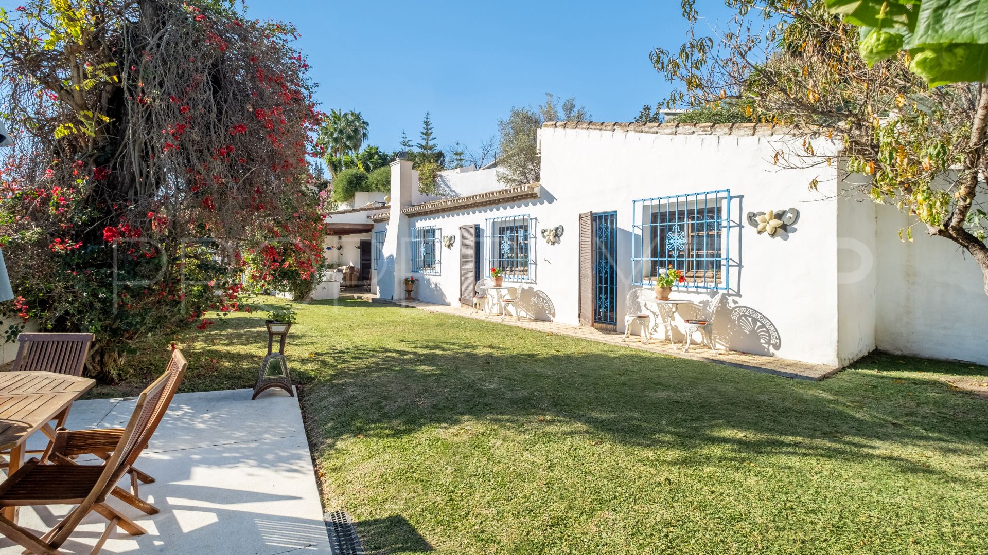 Villa de 5 dormitorios en venta en Benahavis