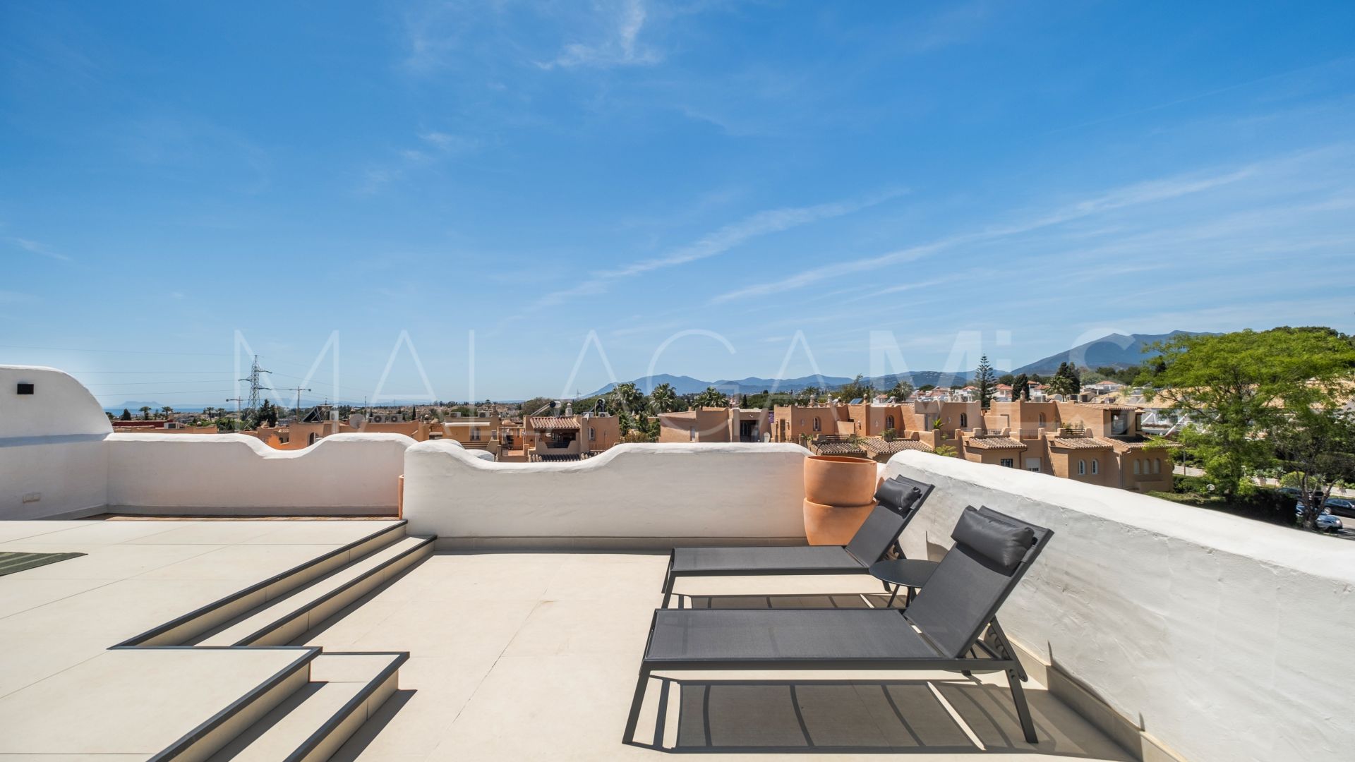 Duplex penthouse for sale in Jardines de Sierra Blanca