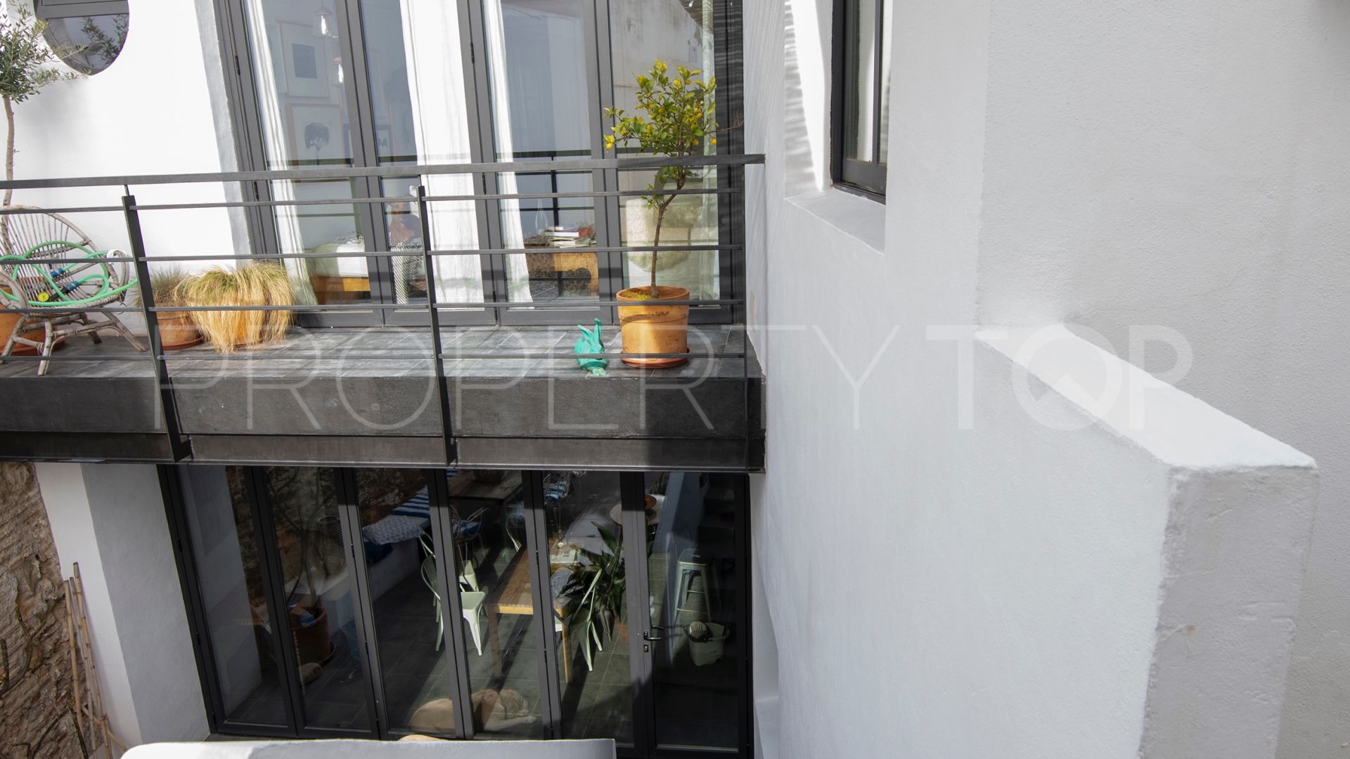 For sale Estepona Centre town house with 3 bedrooms