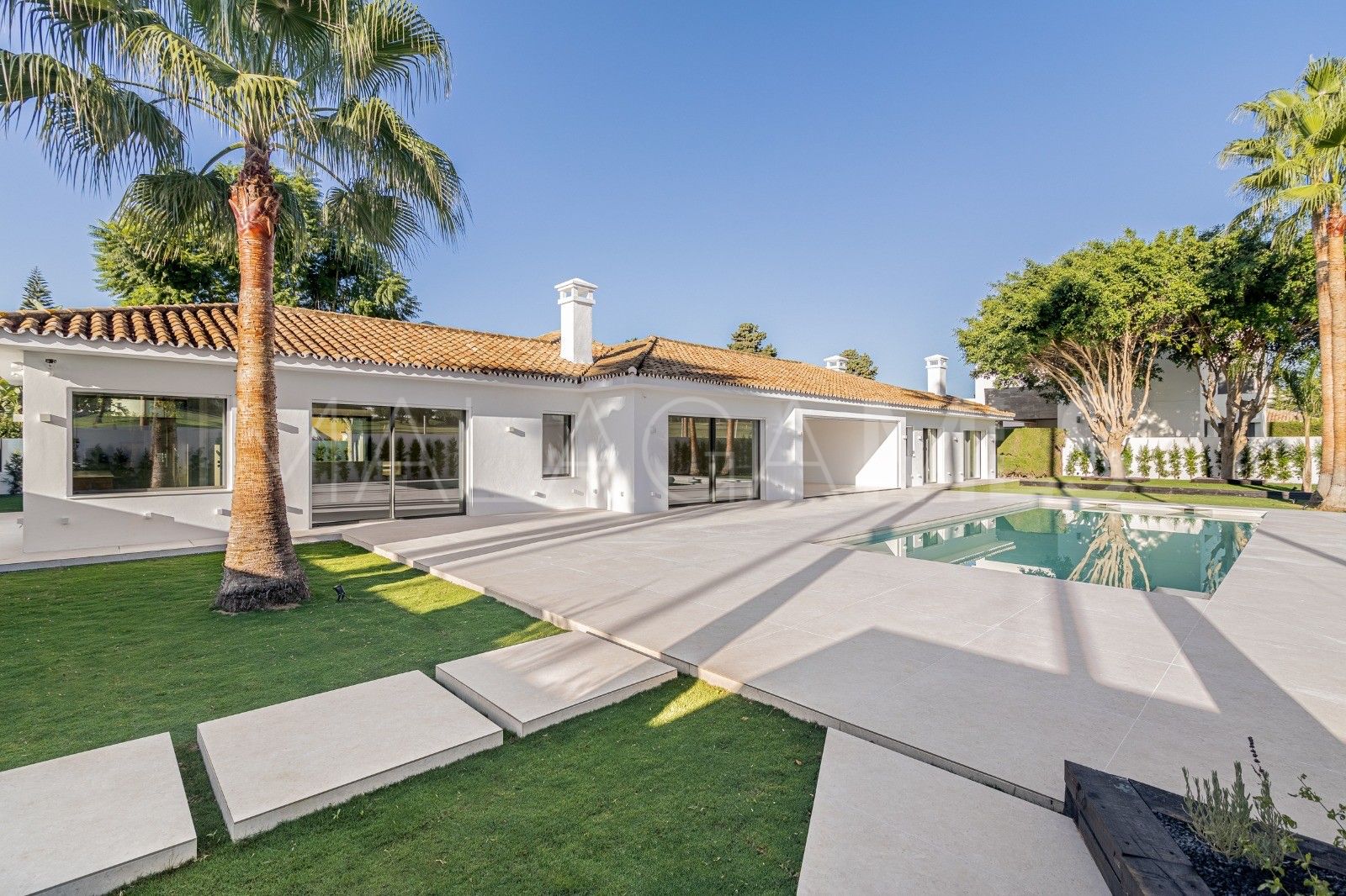 Villa for sale in Guadalmina Alta