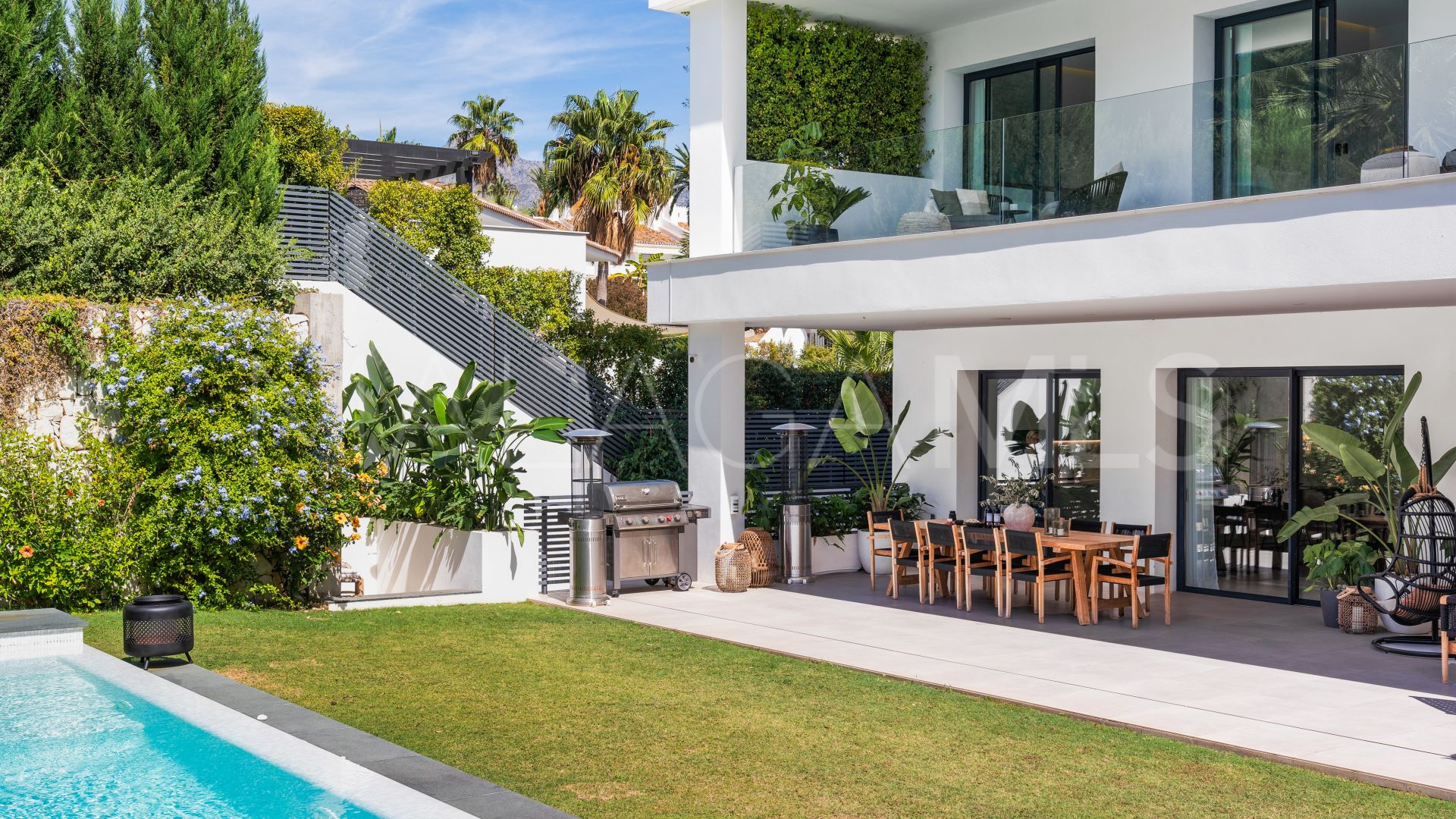 Villa for sale in Marbella - Puerto Banus