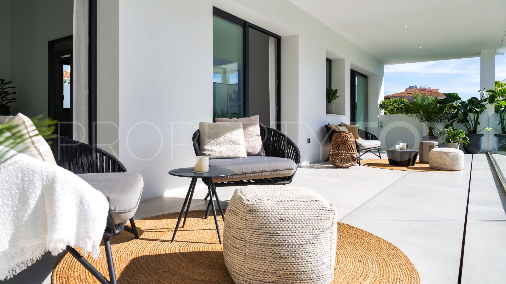 Buy villa in Marbella - Puerto Banus with 5 bedrooms