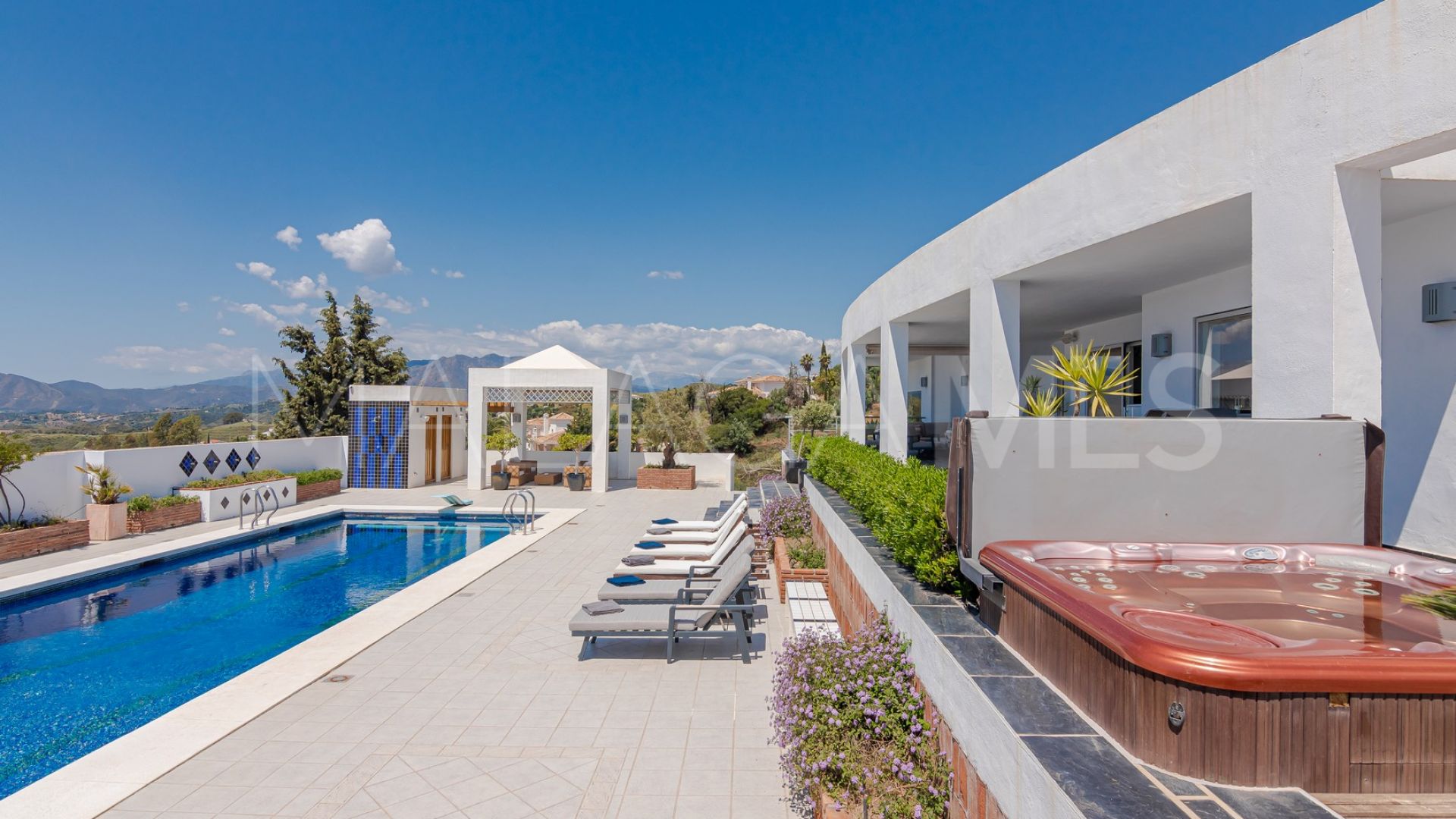 Villa for sale in Mijas