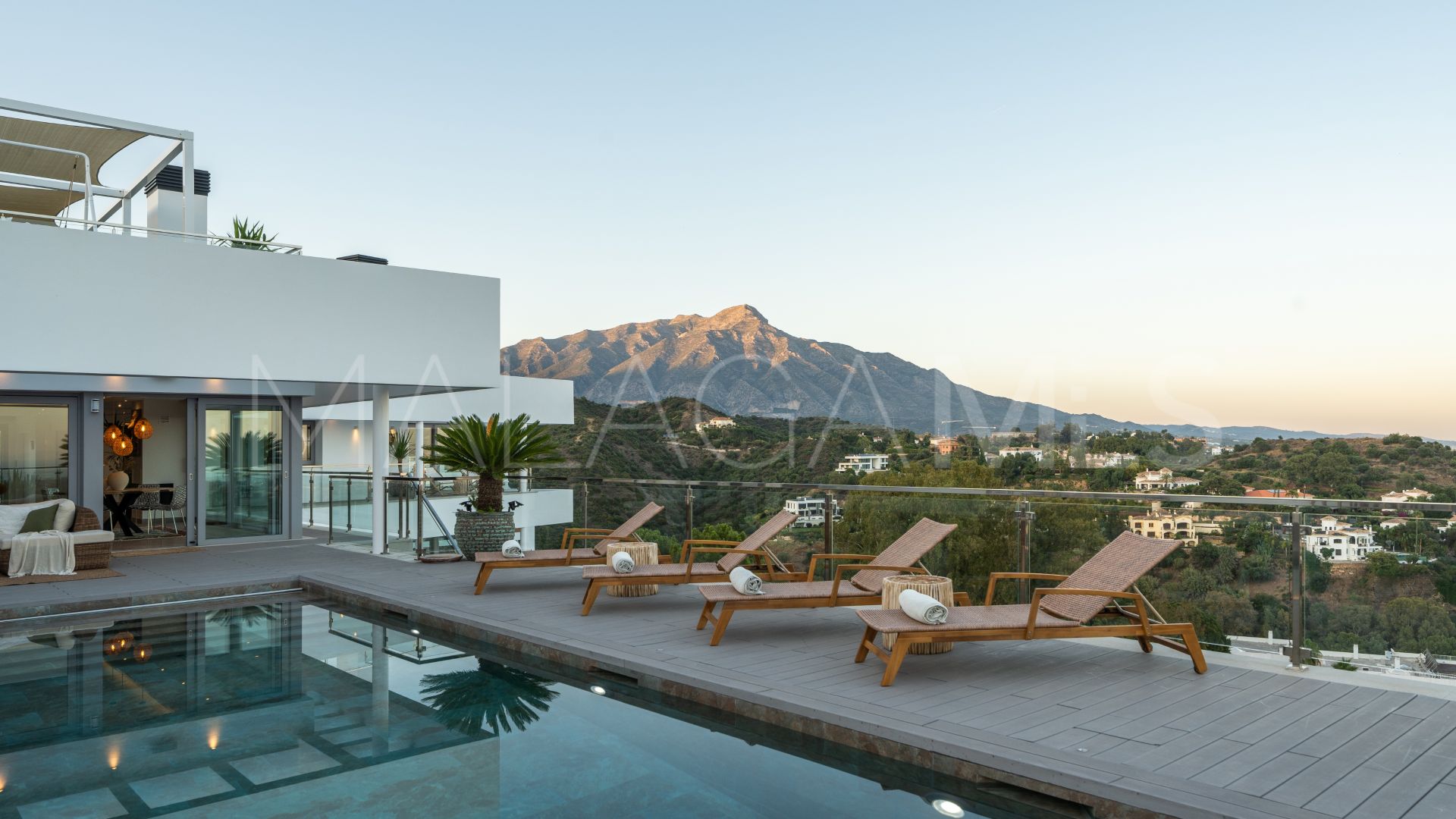 El Herrojo 5 bedrooms villa for sale