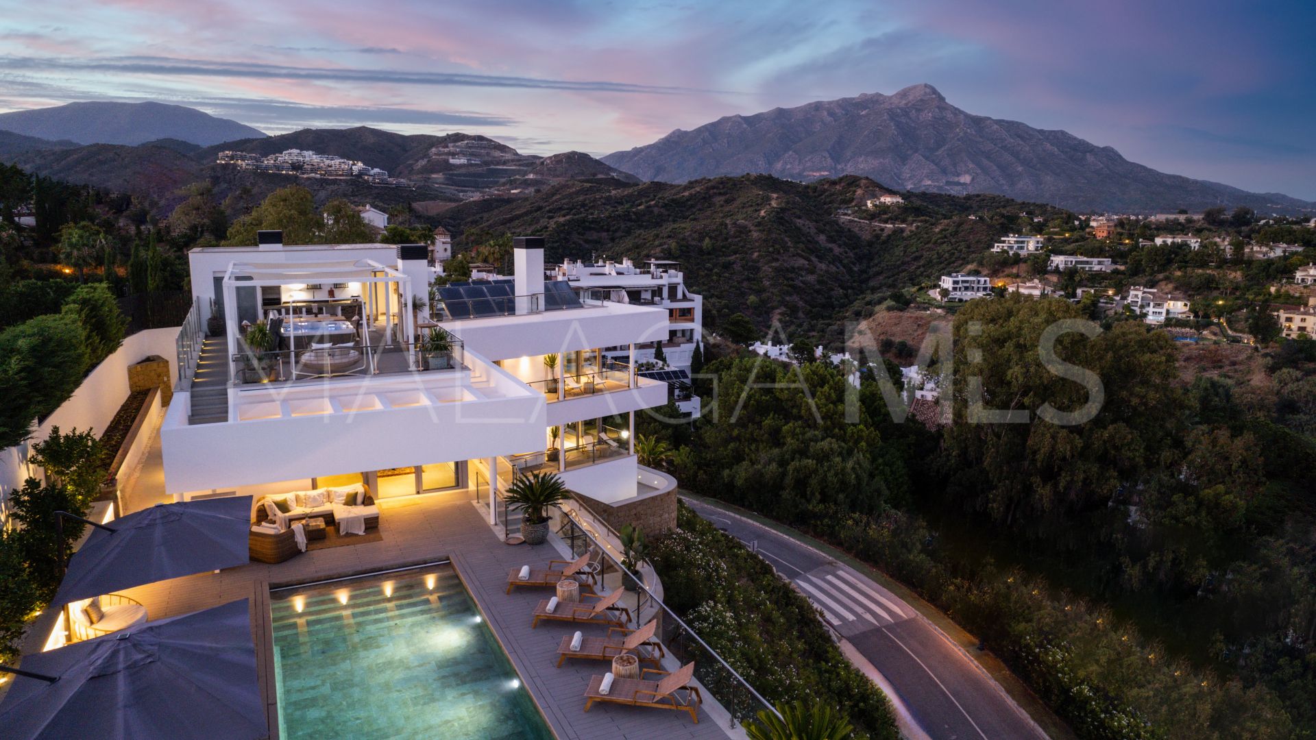 El Herrojo 5 bedrooms villa for sale