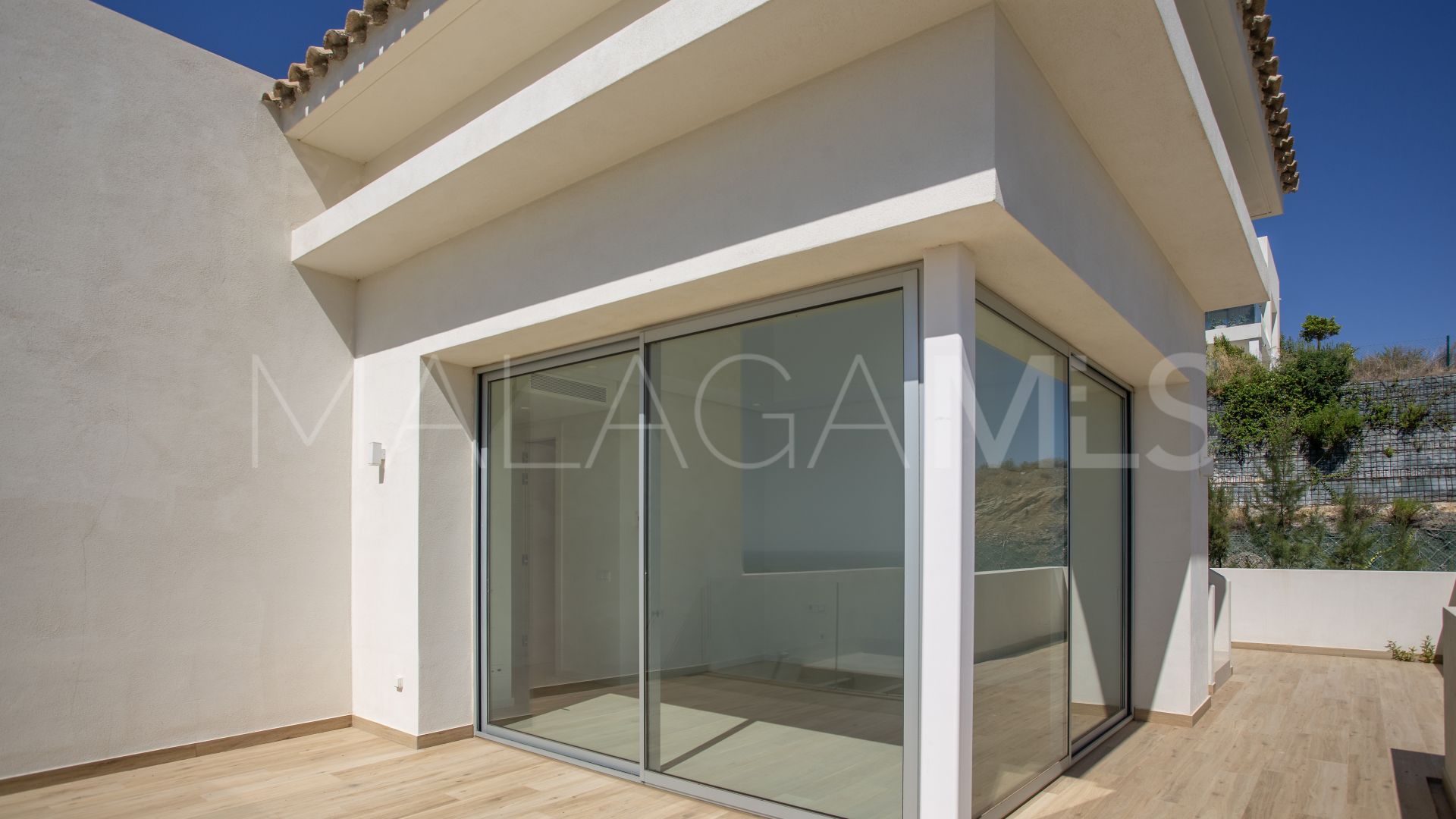 For sale penthouse in Marbella Club Hills with 3 bedrooms