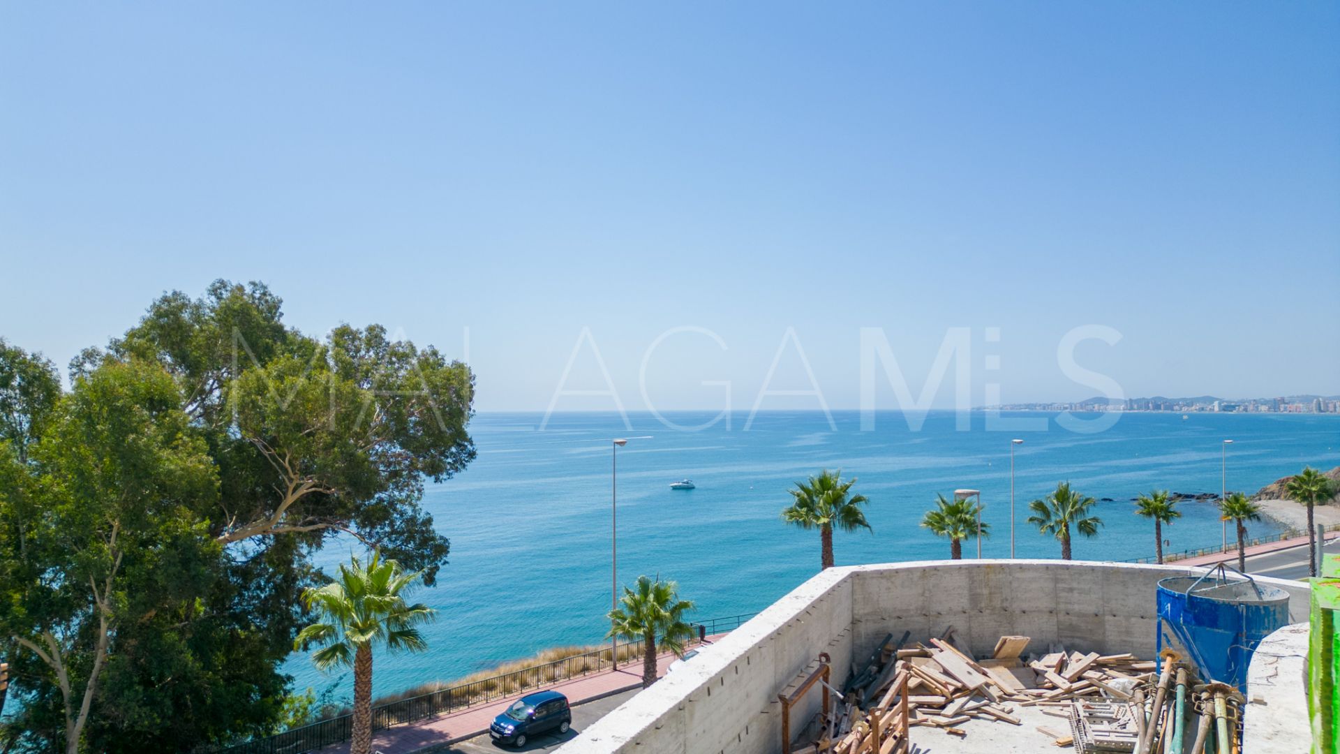 Villa for sale in Benalmadena