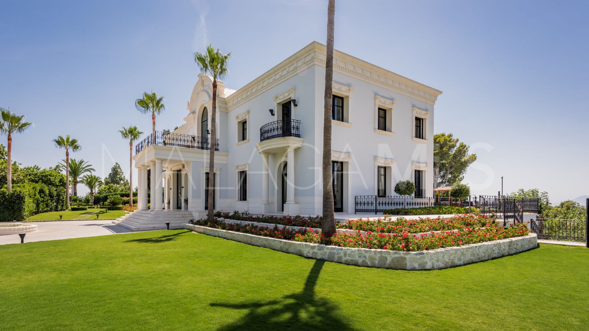 Villa for sale in Hacienda las Chapas with 7 bedrooms