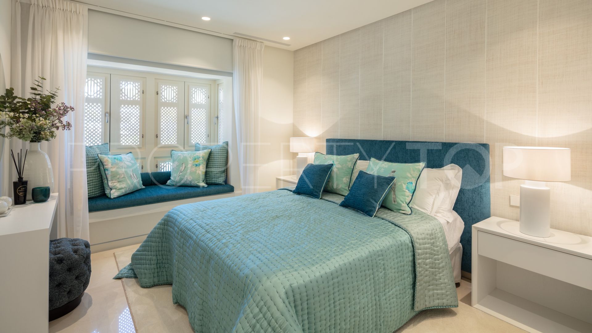 6 bedrooms duplex penthouse for sale in Puente Romano