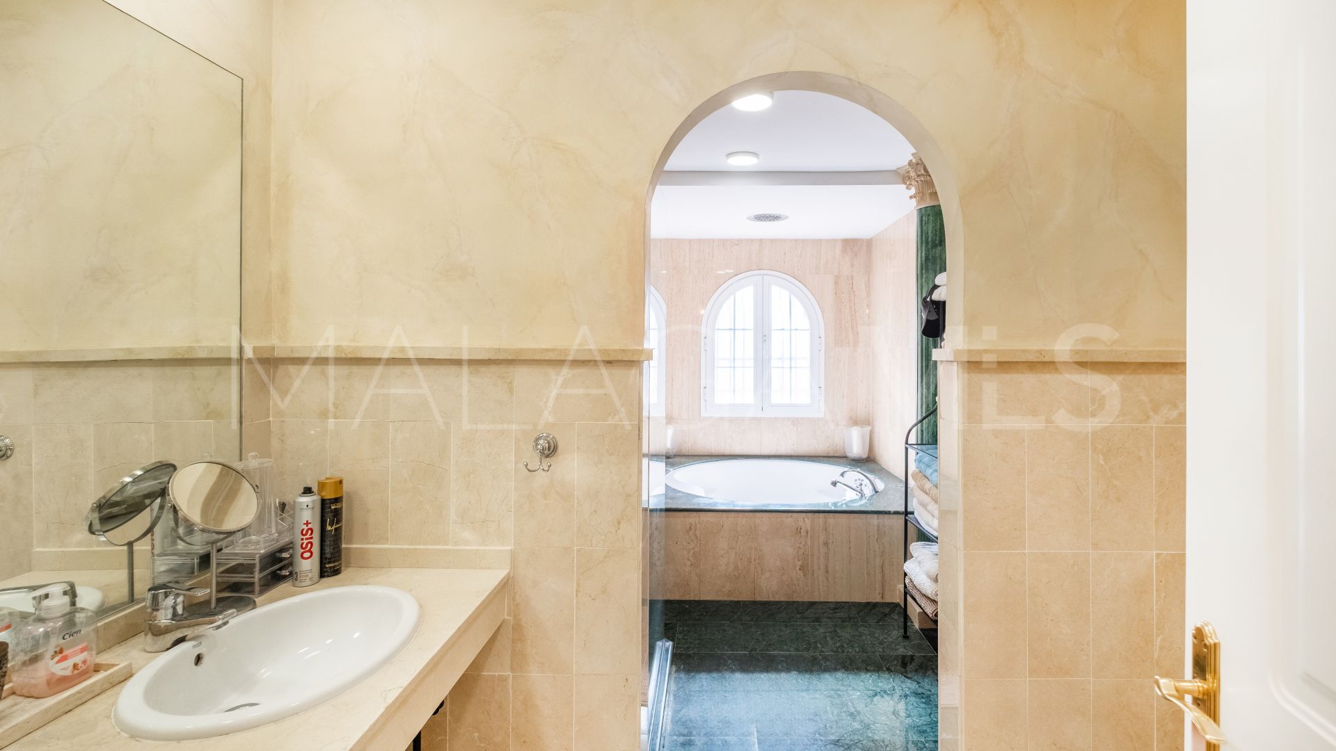 Radhus for sale in Oasis de Nagüeles