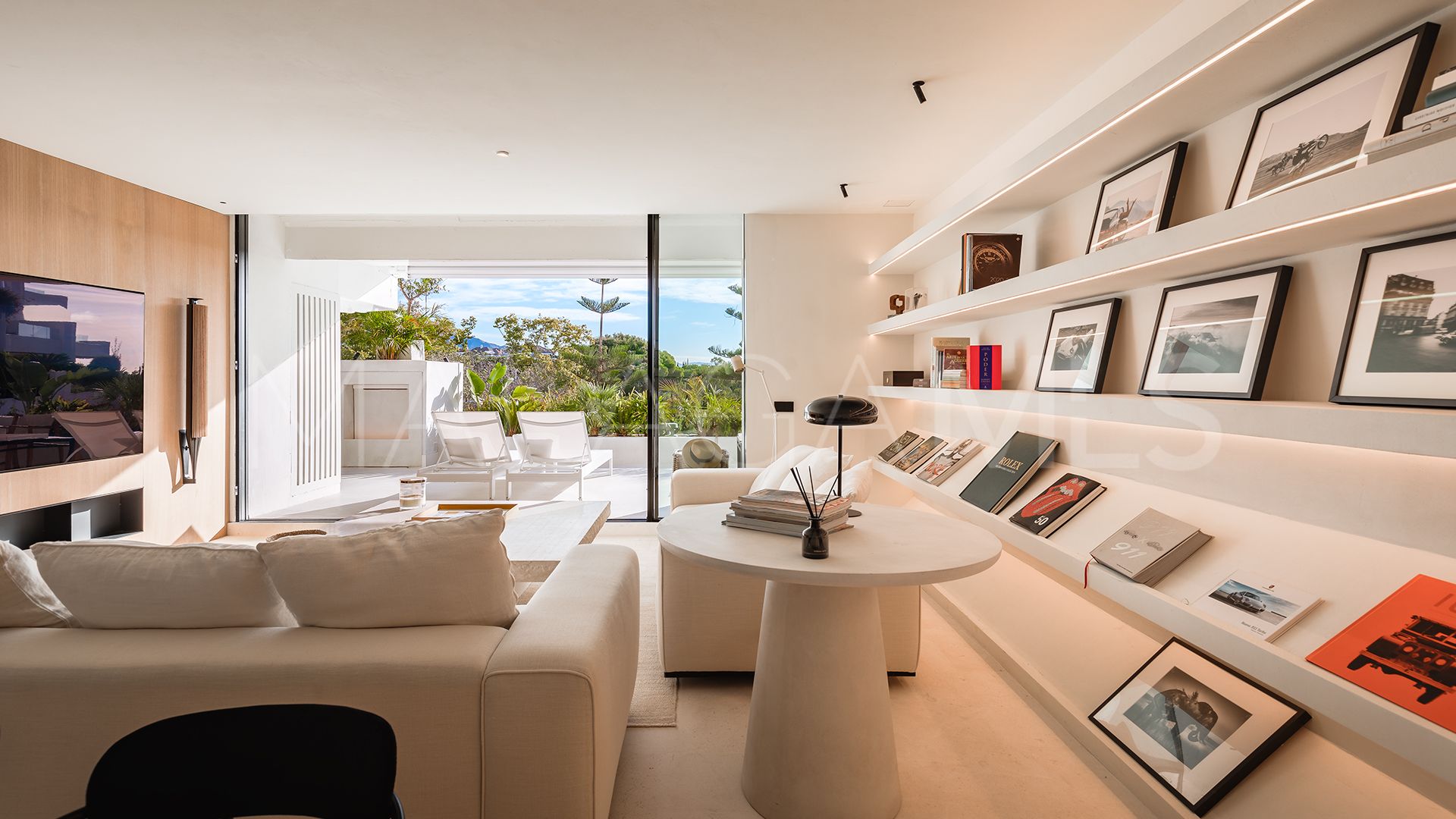 Lägenhet for sale in Las Lomas del Marbella Club