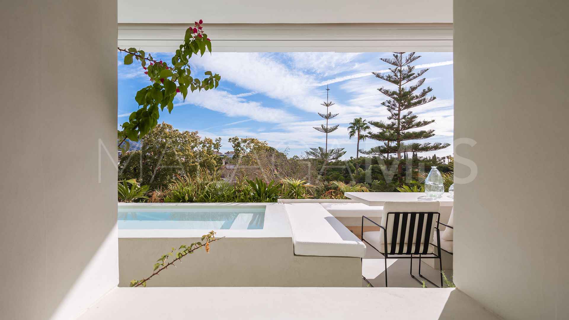 Lägenhet for sale in Las Lomas del Marbella Club