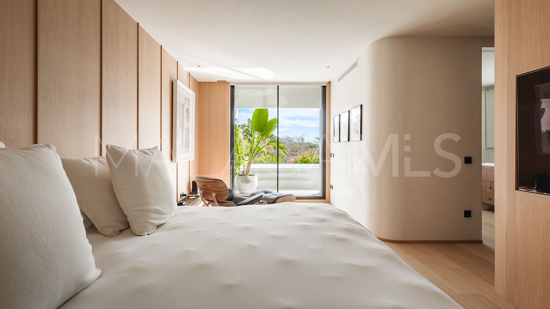 Lägenhet for sale in Las Lomas del Marbella Club