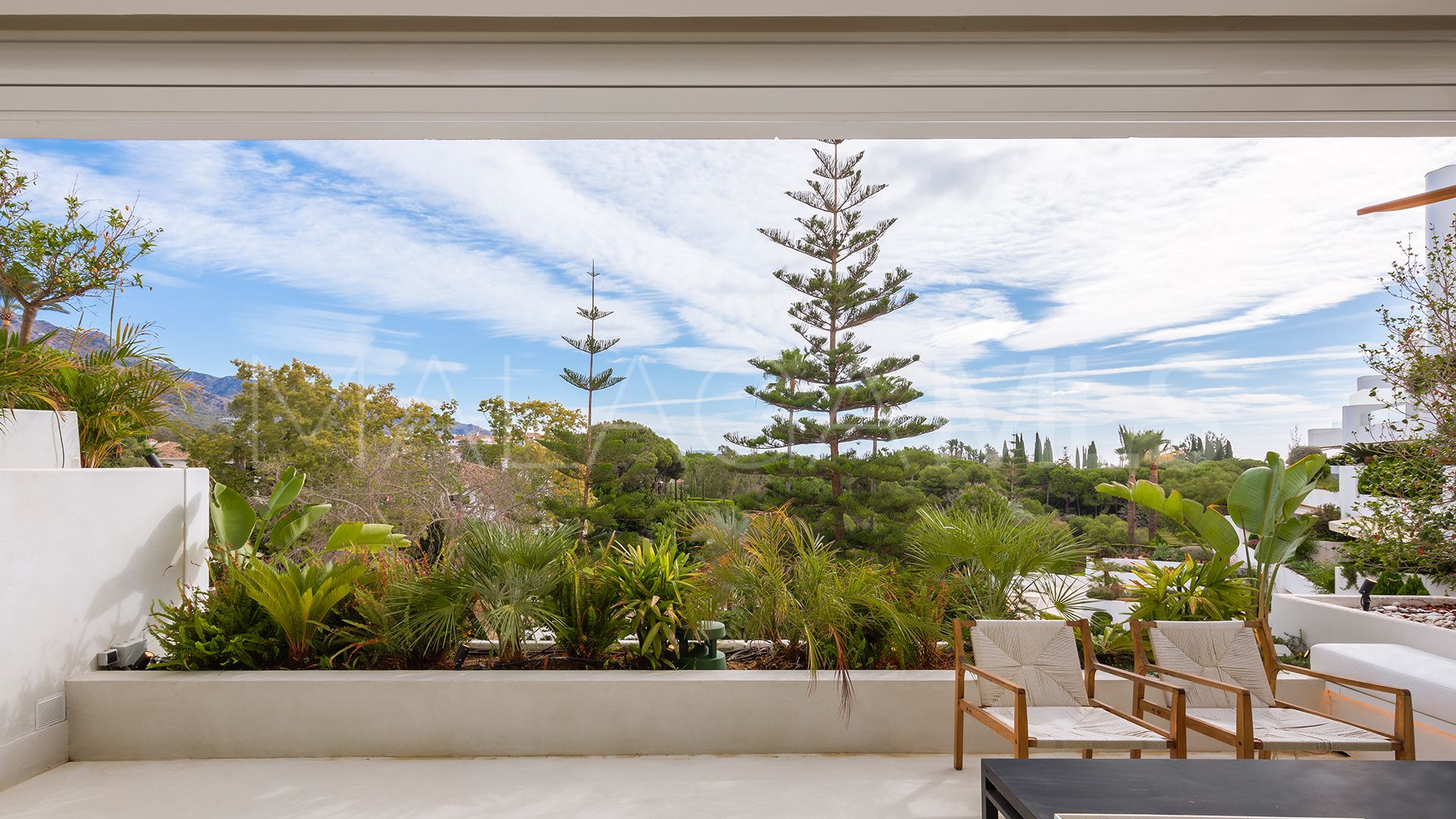 Lägenhet for sale in Las Lomas del Marbella Club