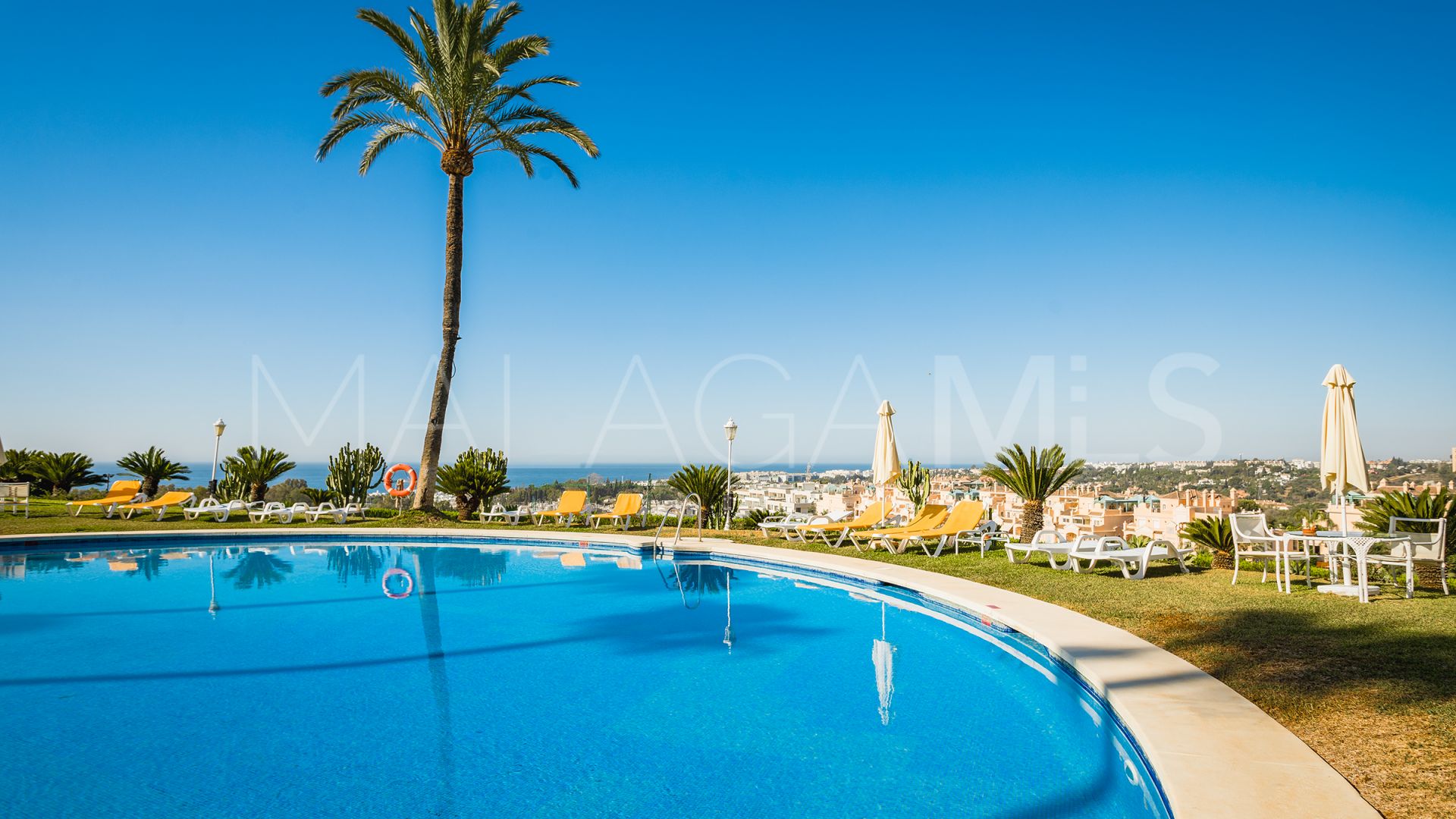 Lägenhet for sale in Las Lomas del Marbella Club