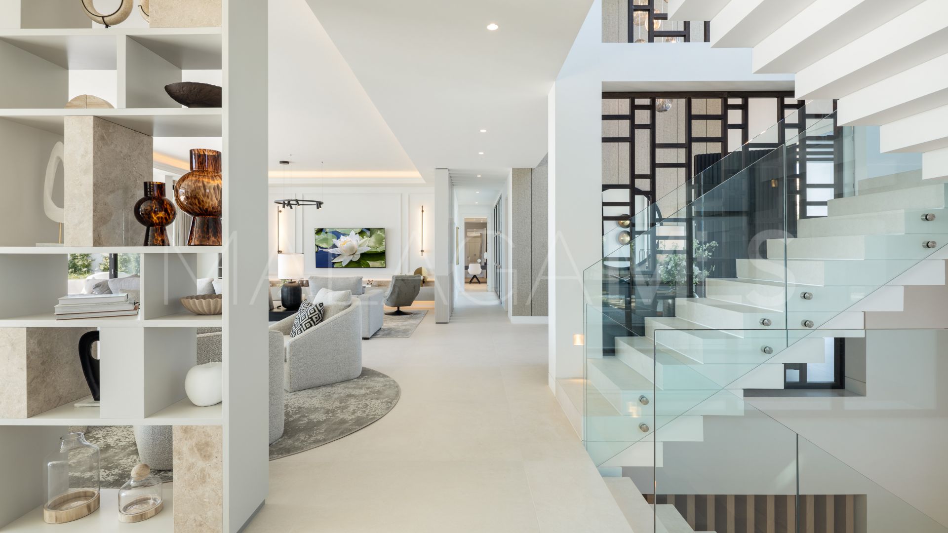 Villa for sale in Benahavis