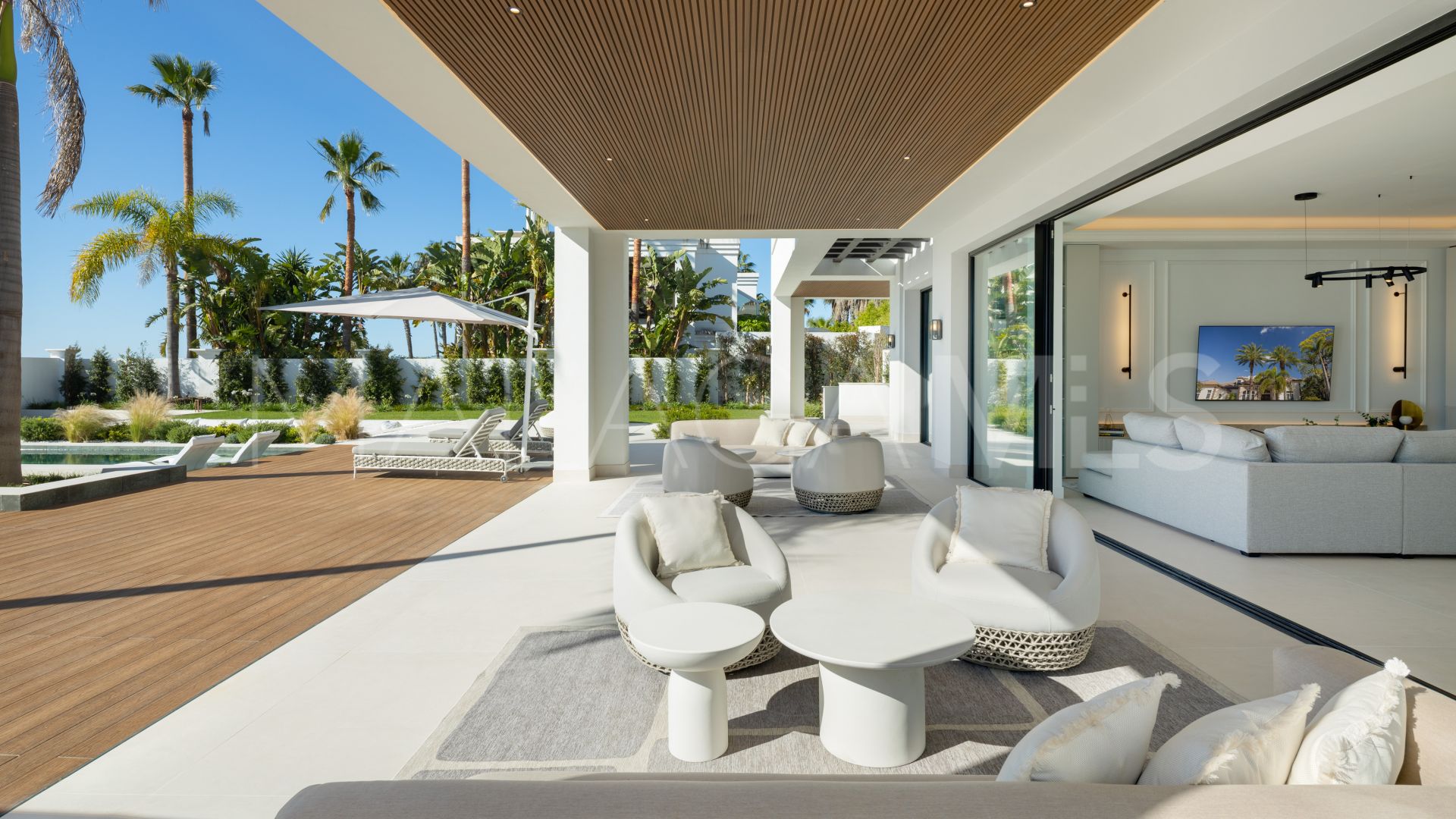 Villa for sale in Benahavis