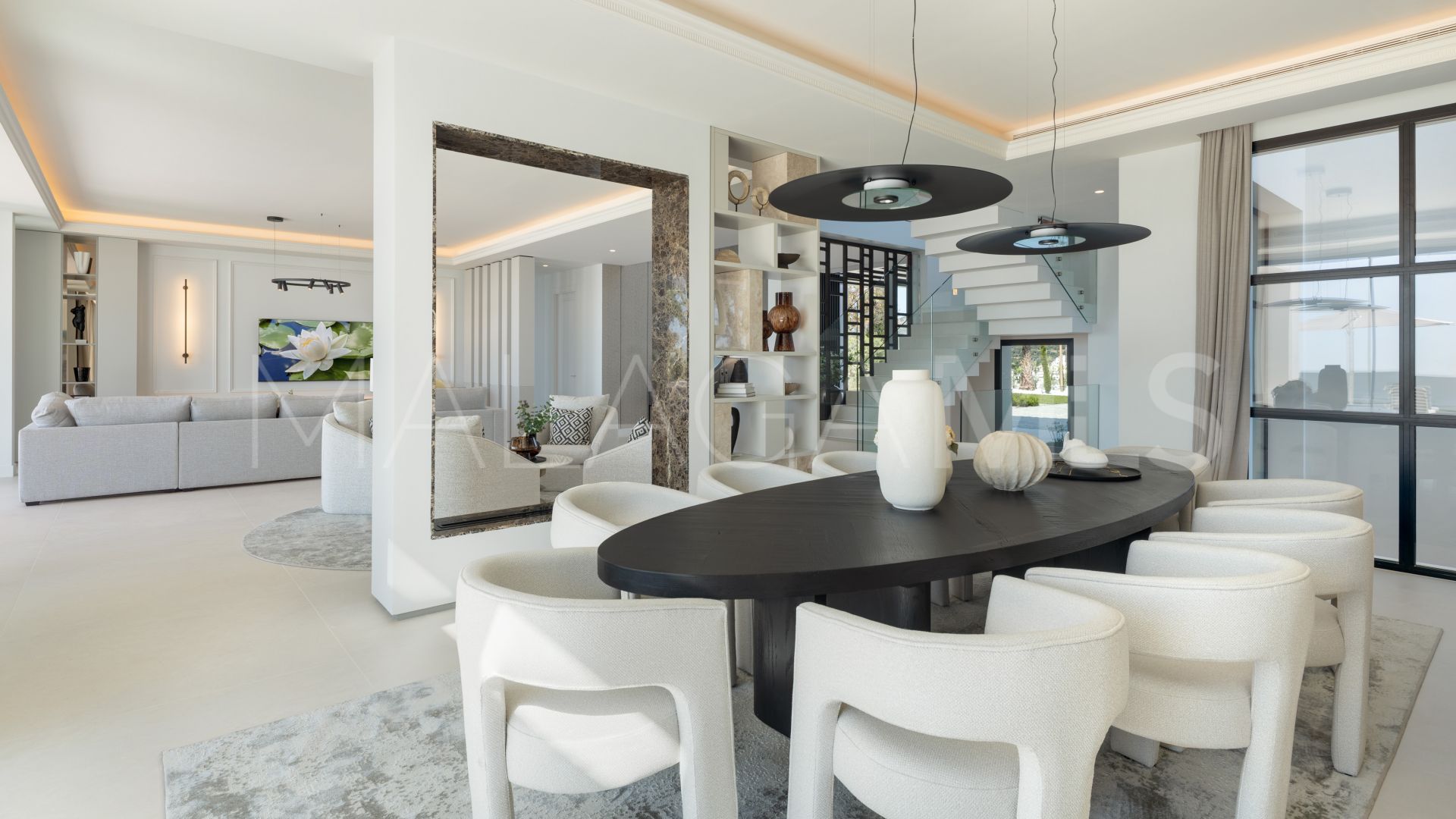 Villa for sale in Benahavis