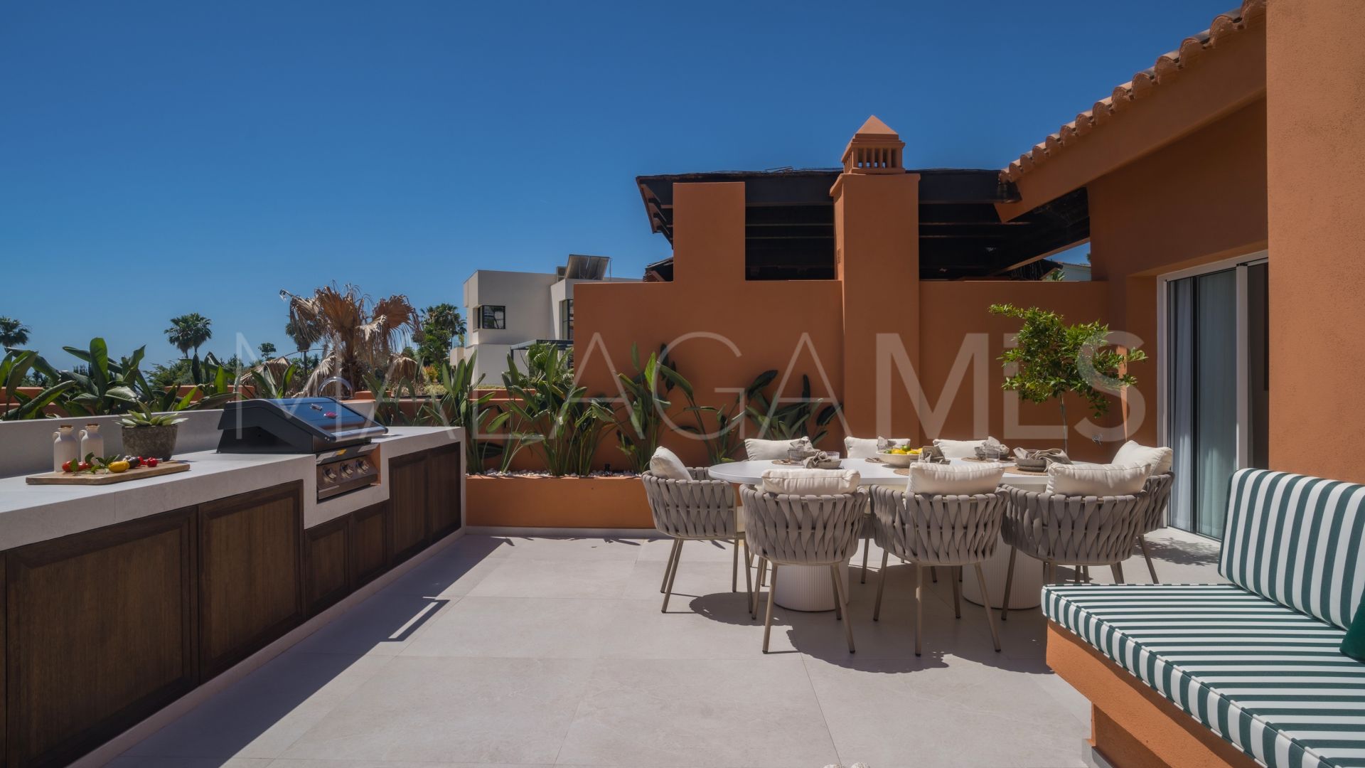 Zweistöckiges penthouse for sale in Nueva Andalucia