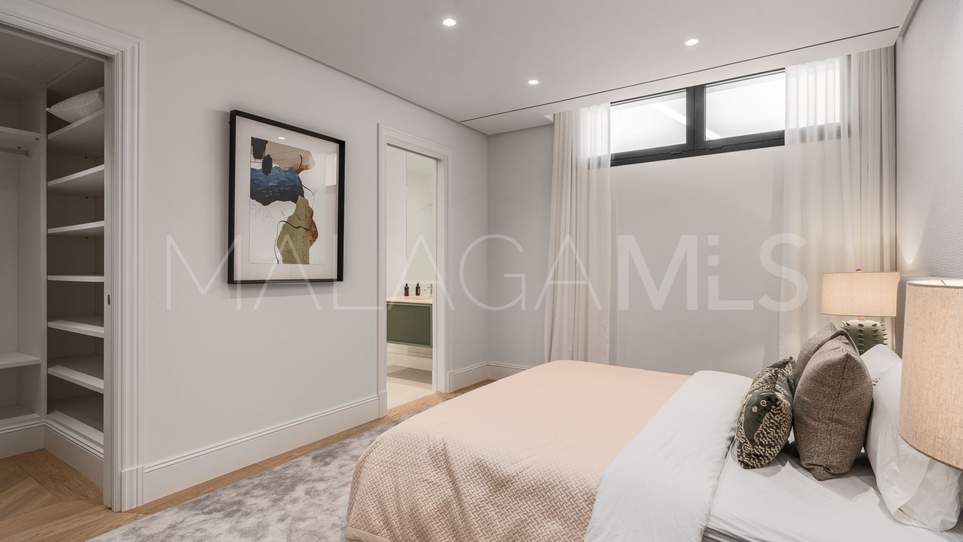Nueva Andalucia 4 bedrooms villa for sale