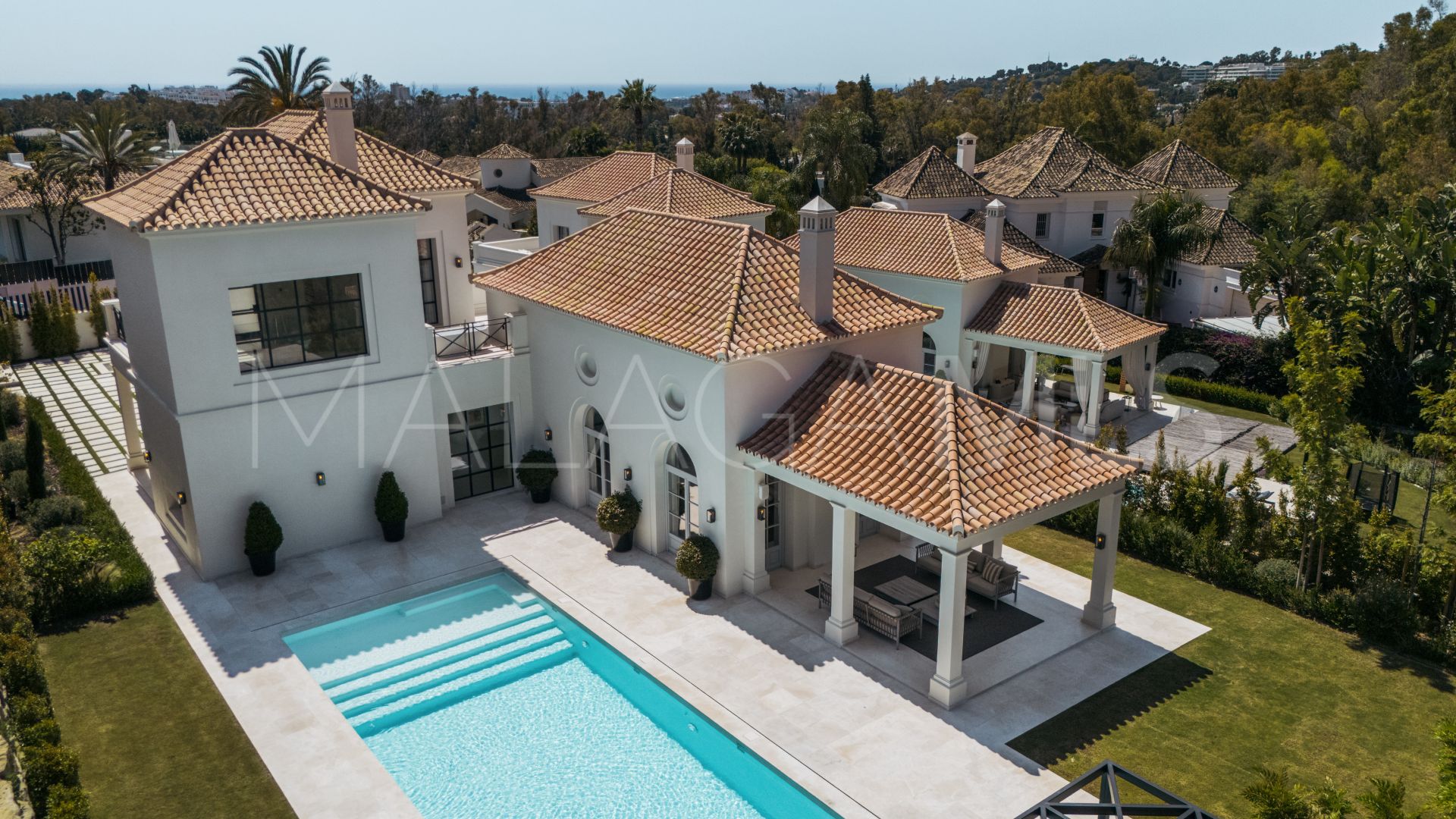 Nueva Andalucia 4 bedrooms villa for sale