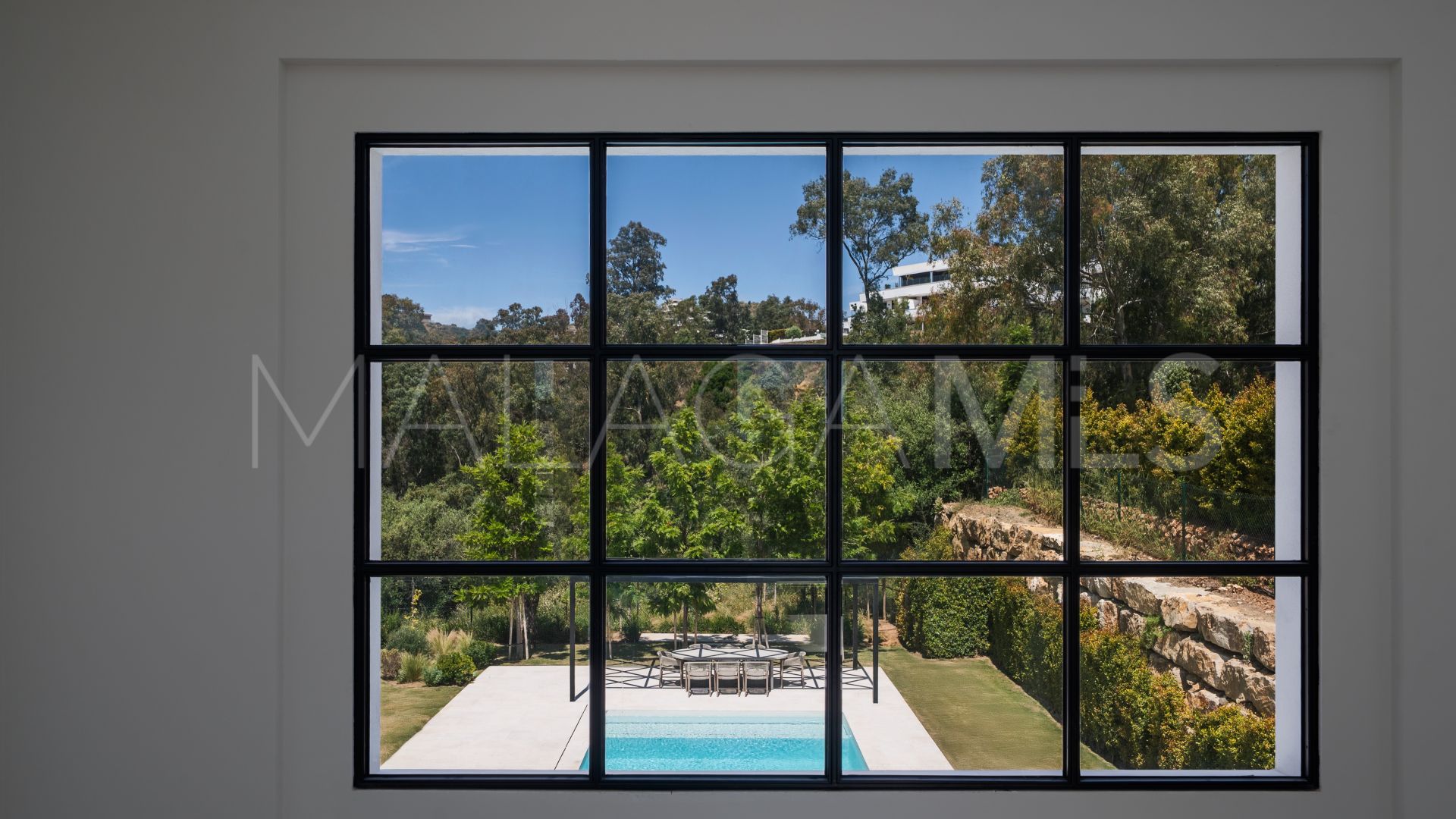 Nueva Andalucia 4 bedrooms villa for sale